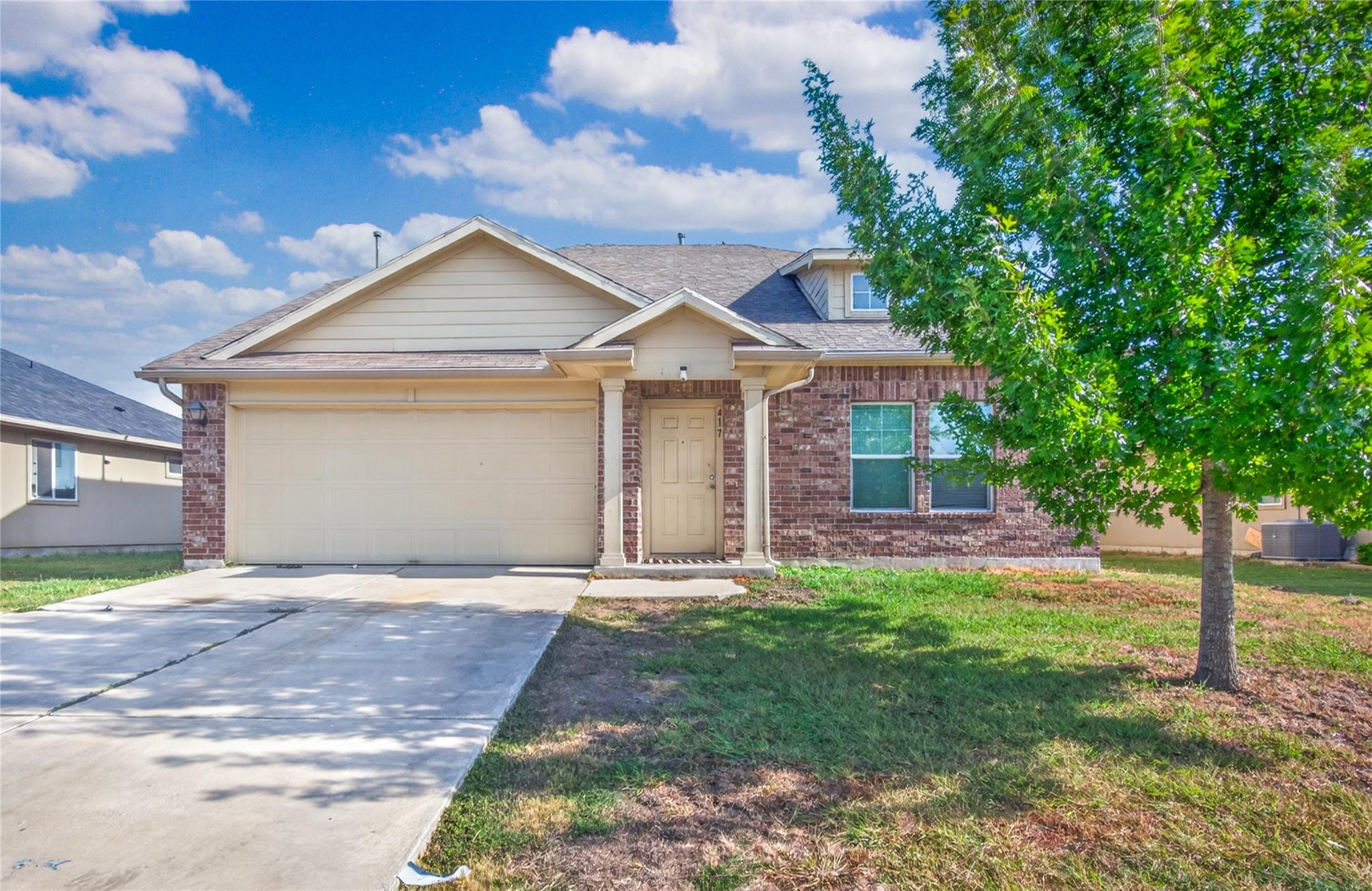 Listing photo 1 of 417  Foxglove Dr