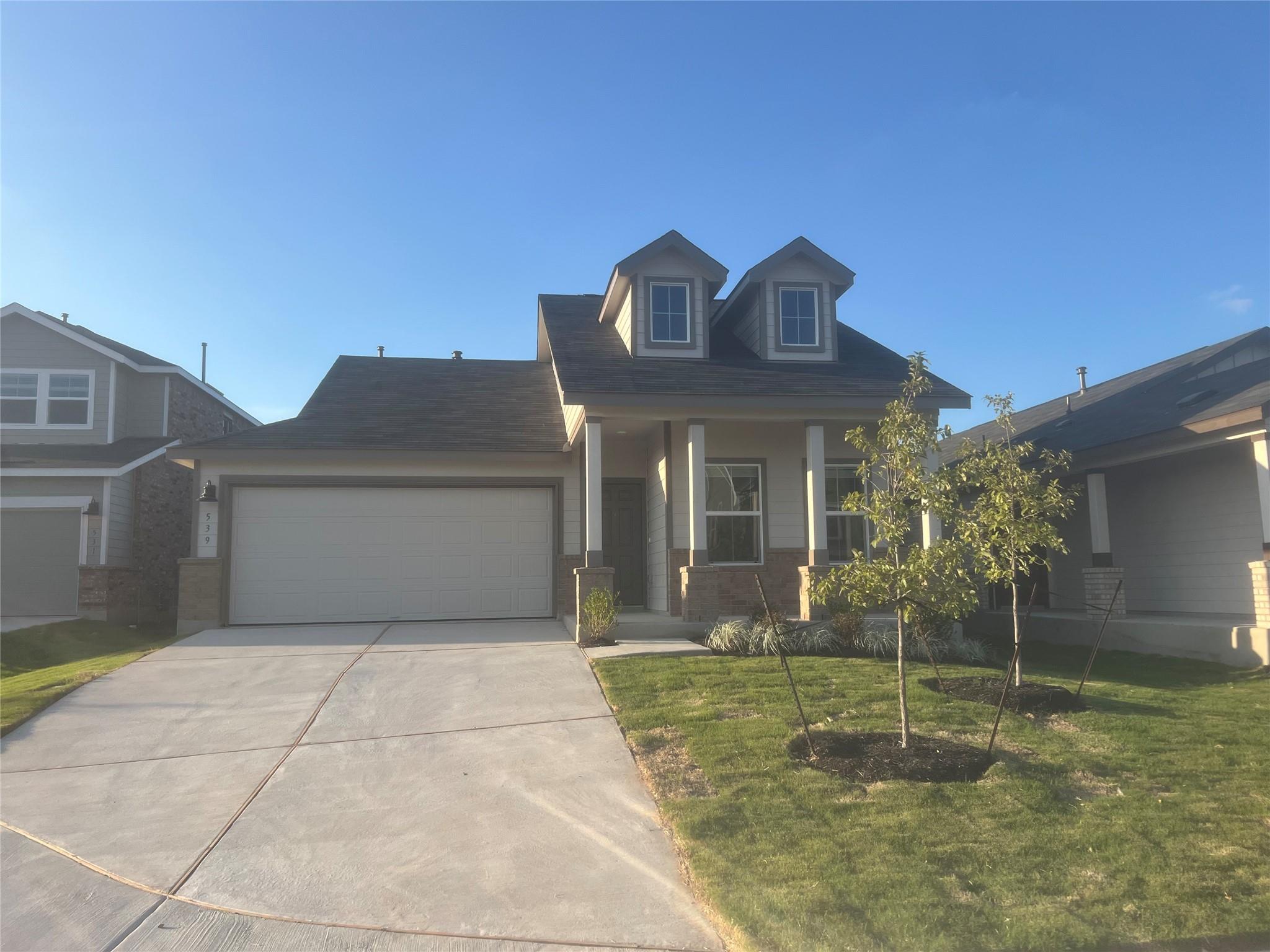 Listing photo 1 of 539  Avre Loop