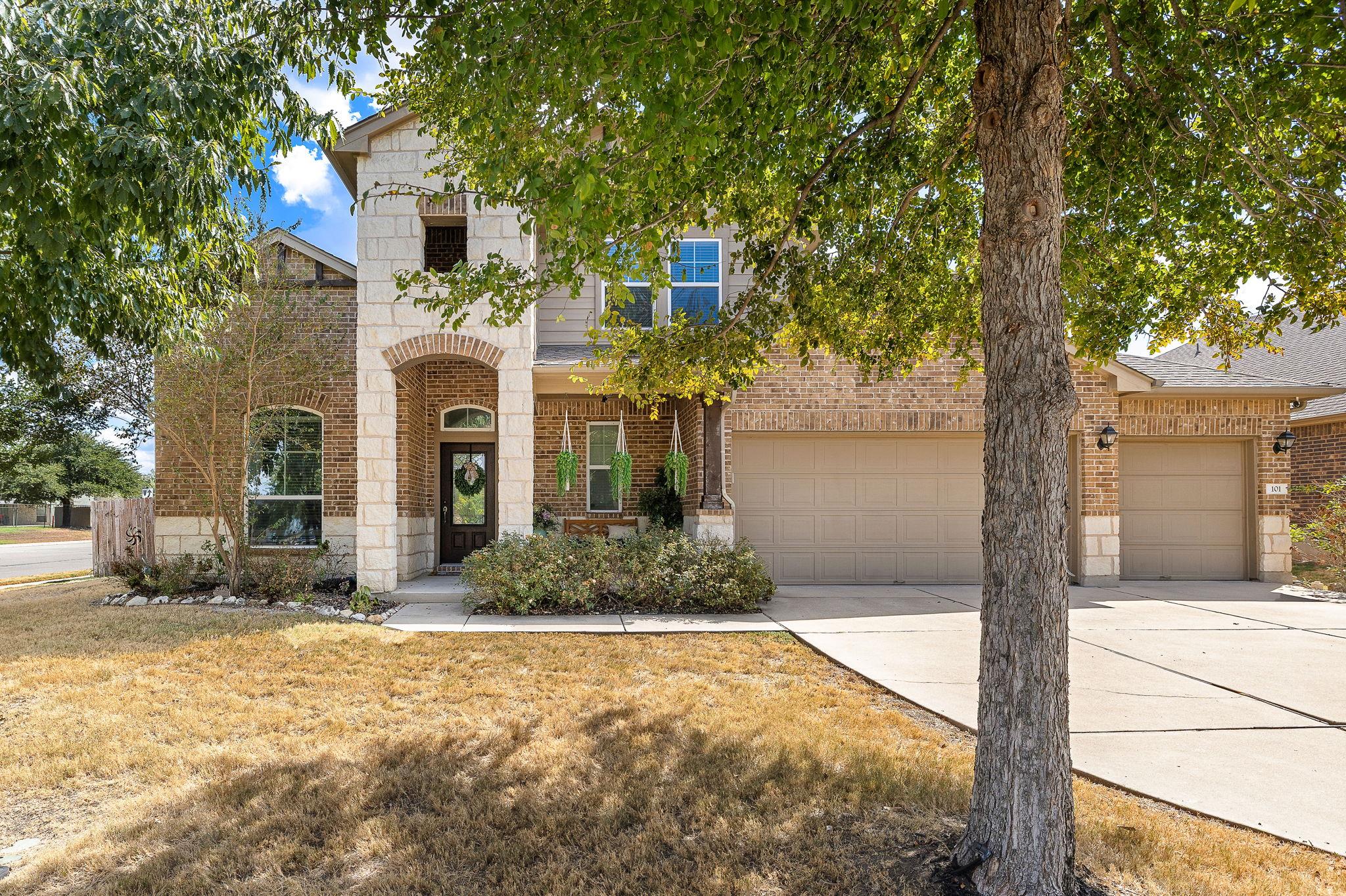 Listing photo 1 of 101  Lee Trevino Cv