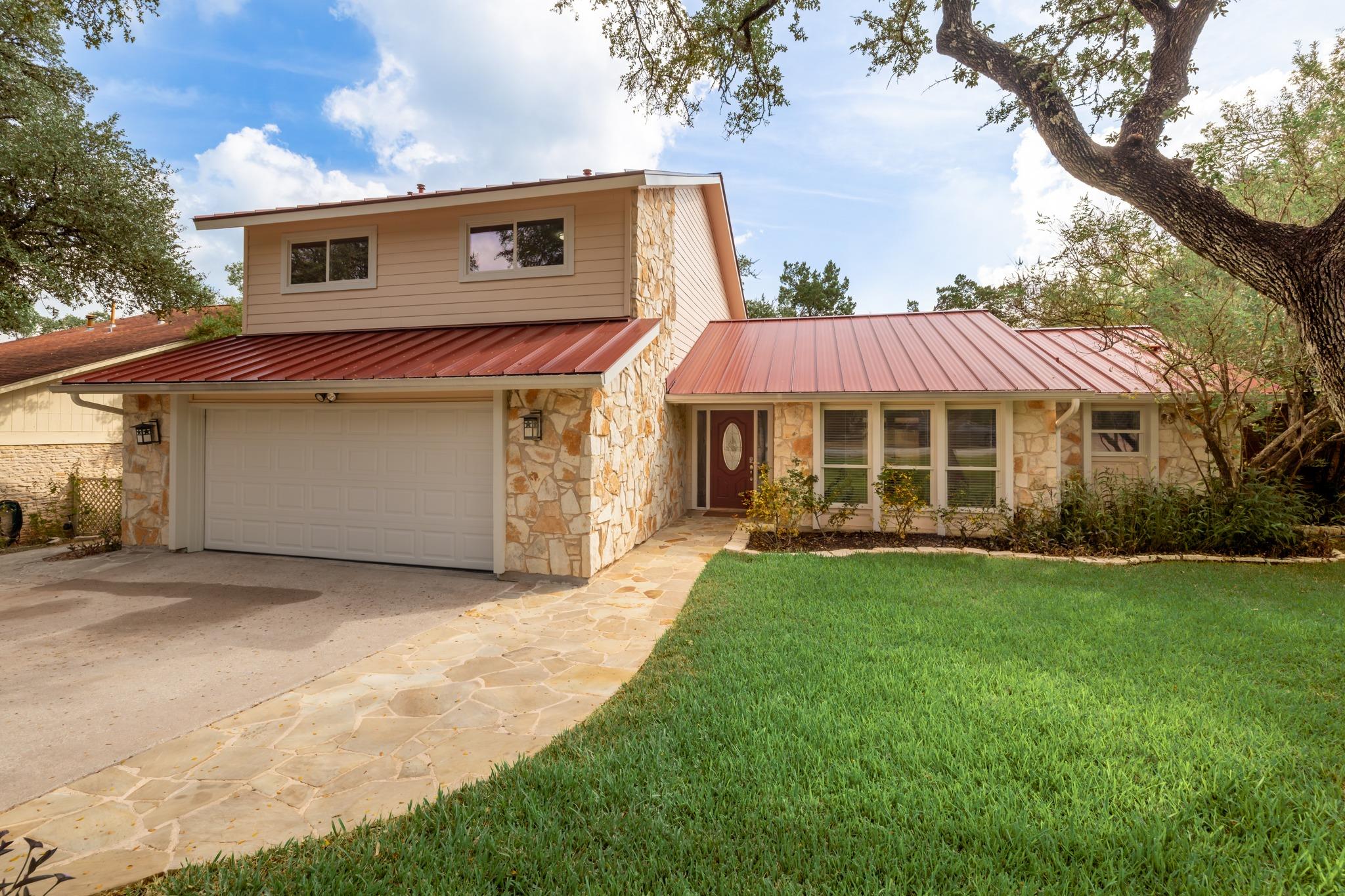 Listing photo 1 of 1317  Wilson Heights Dr