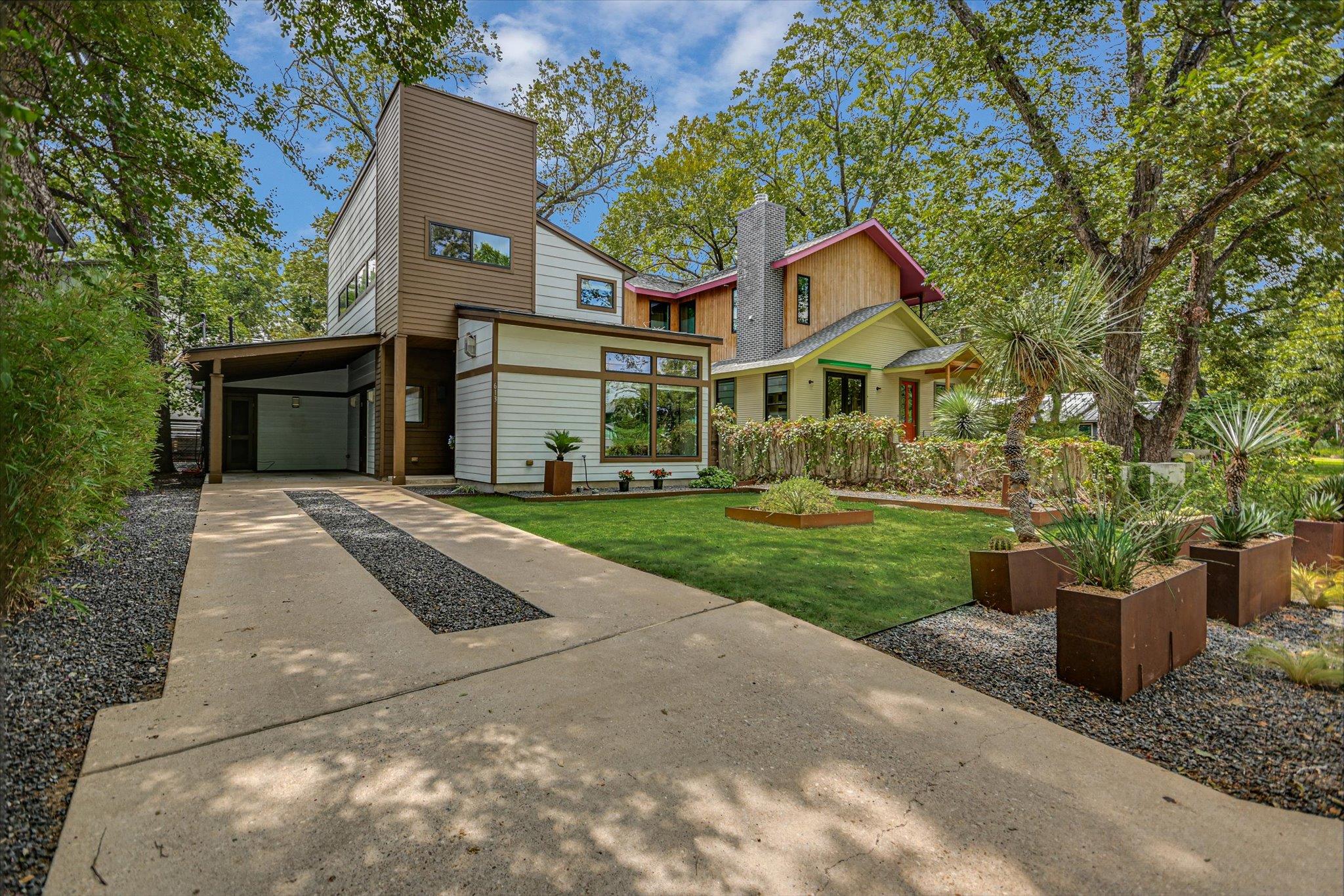 Bold contemporary architecture meets lush native 