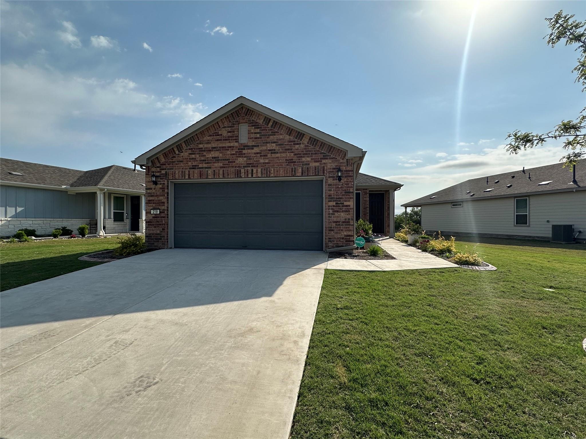 Listing photo 1 of 219  Coachsmith St