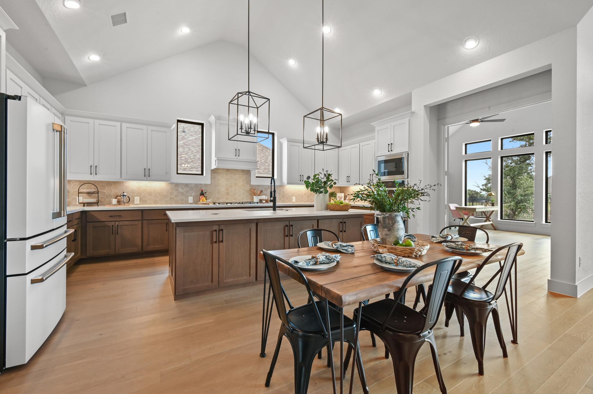 Listing photo 1 of 461  Leaning Rock Rdg