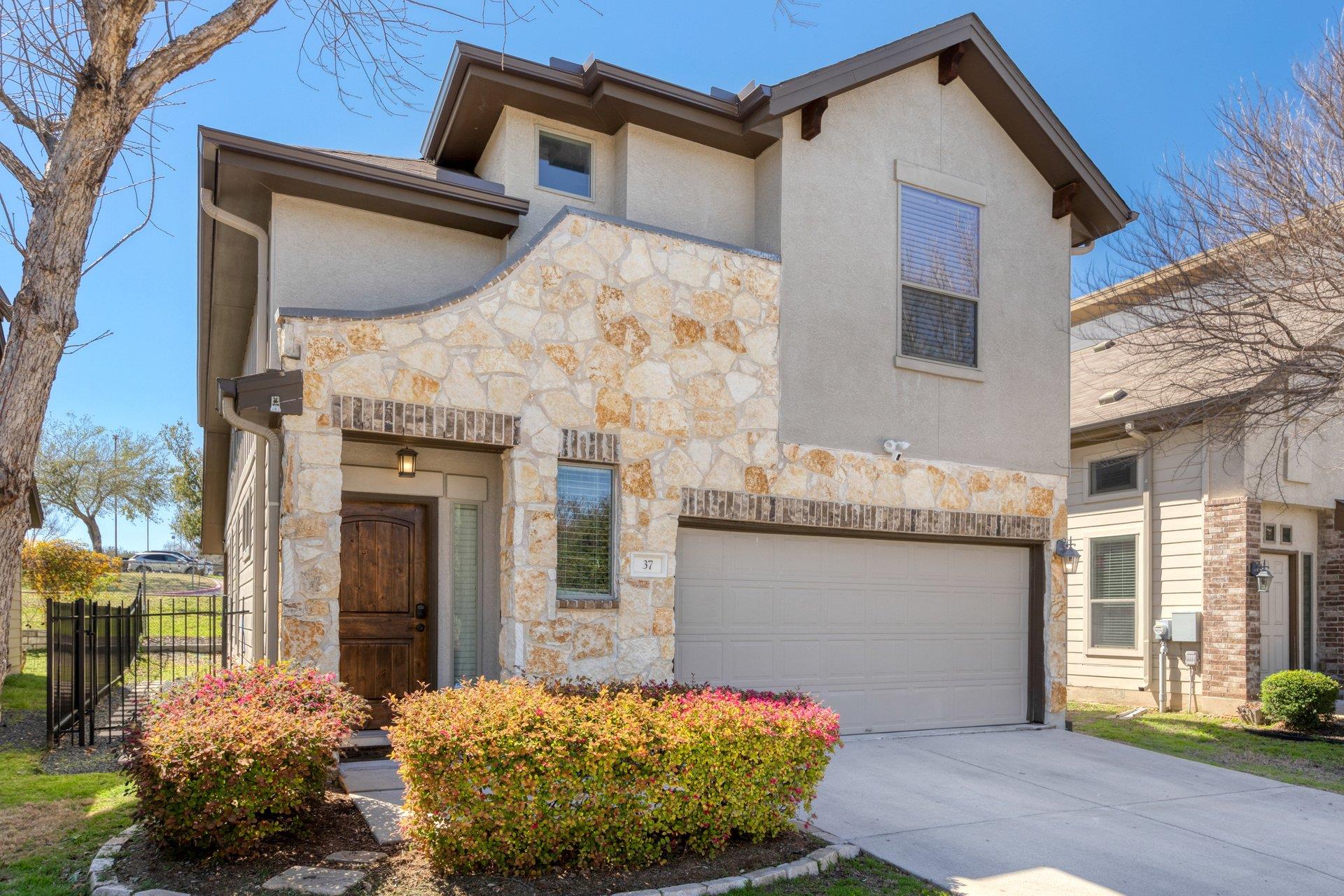 Listing photo 1 of 2001  Faro Dr  #37