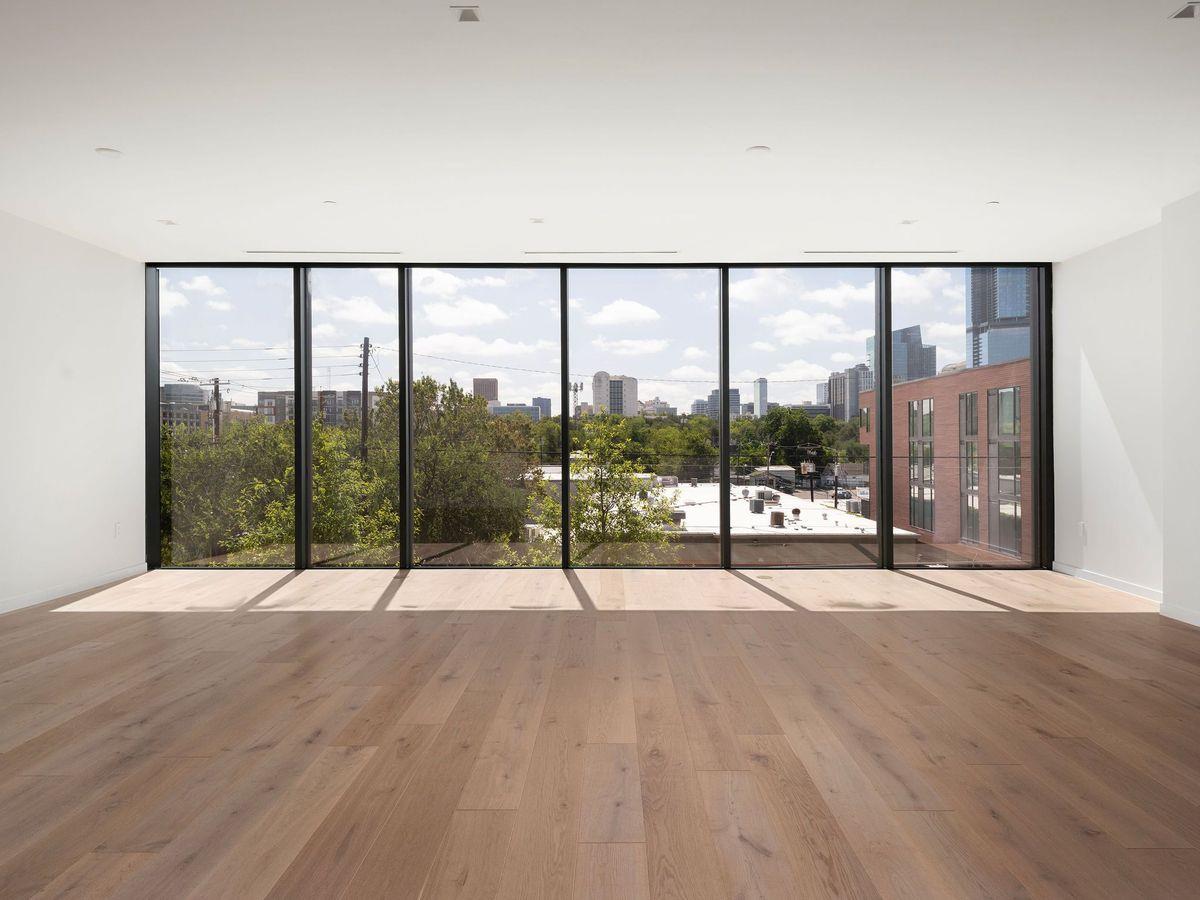 Listing photo 1 of 1006  Baylor St  #202