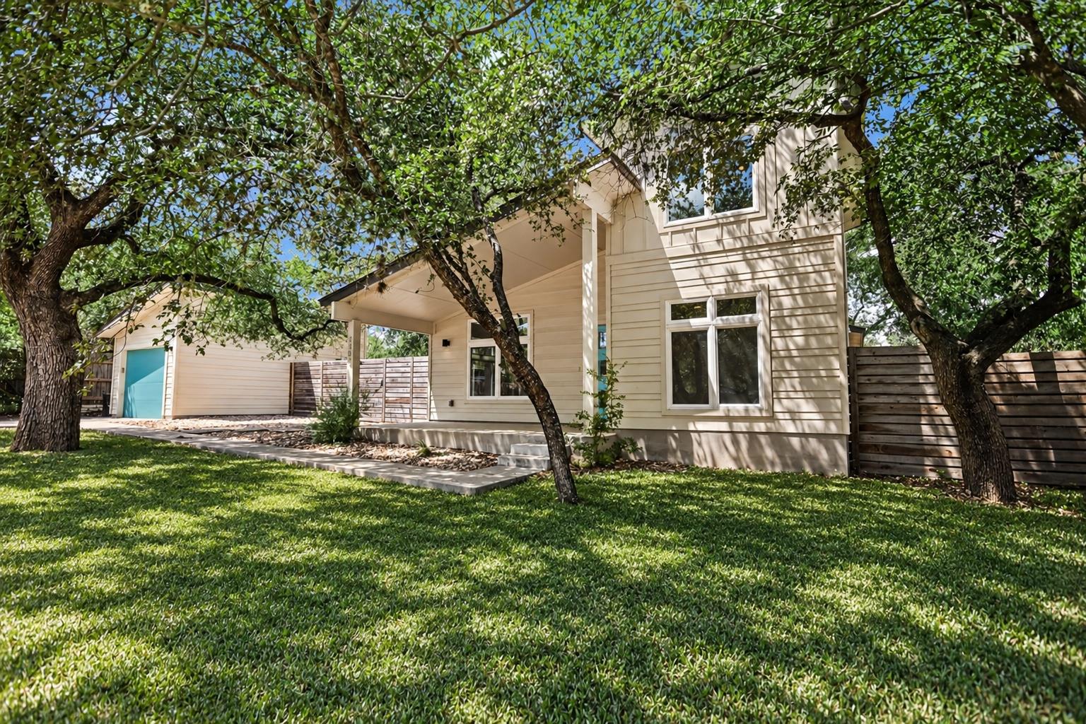 Listing photo 1 of 2302  Quanah Parker Trl