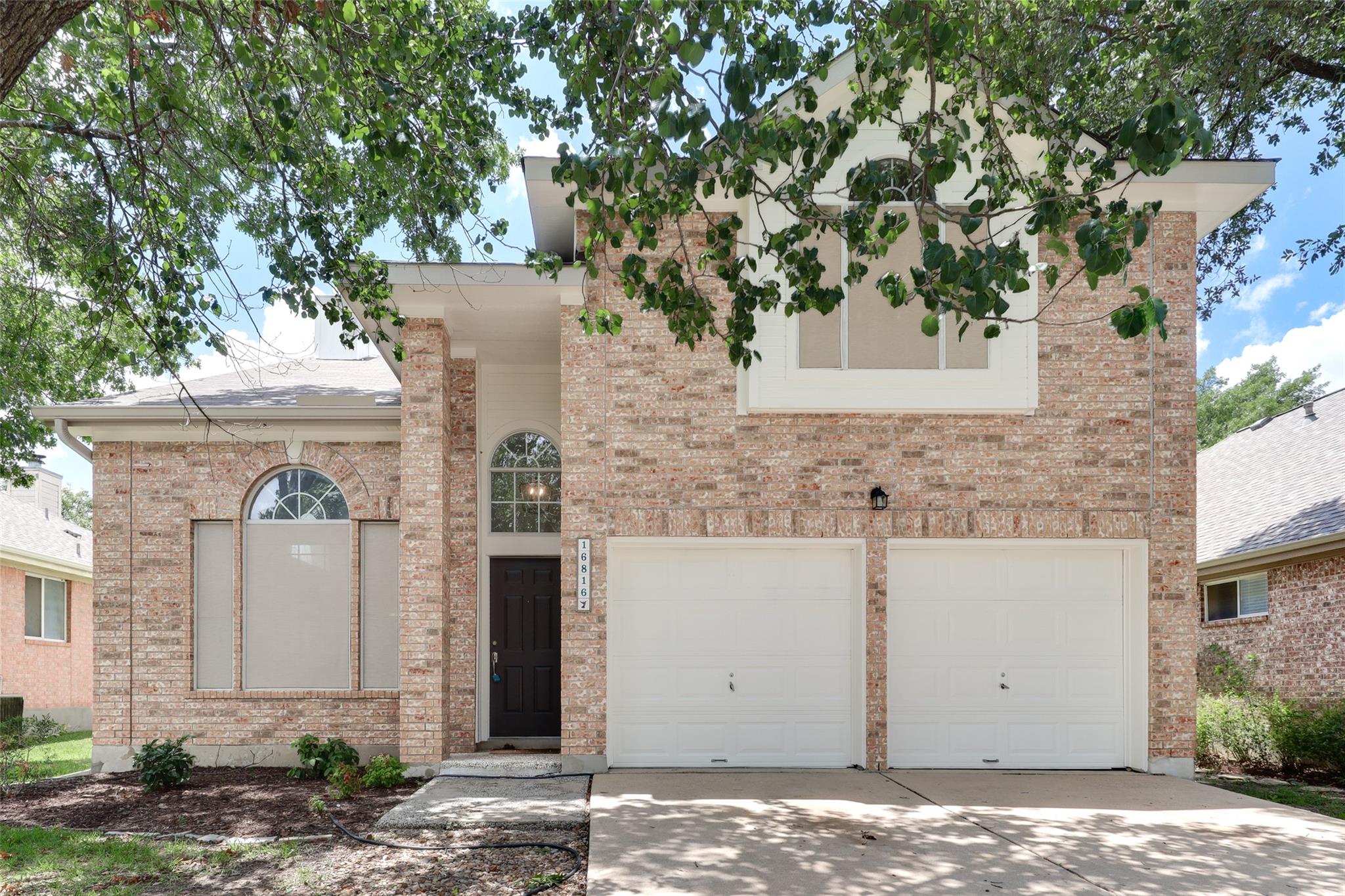Listing photo 1 of 16816  Dorman Dr