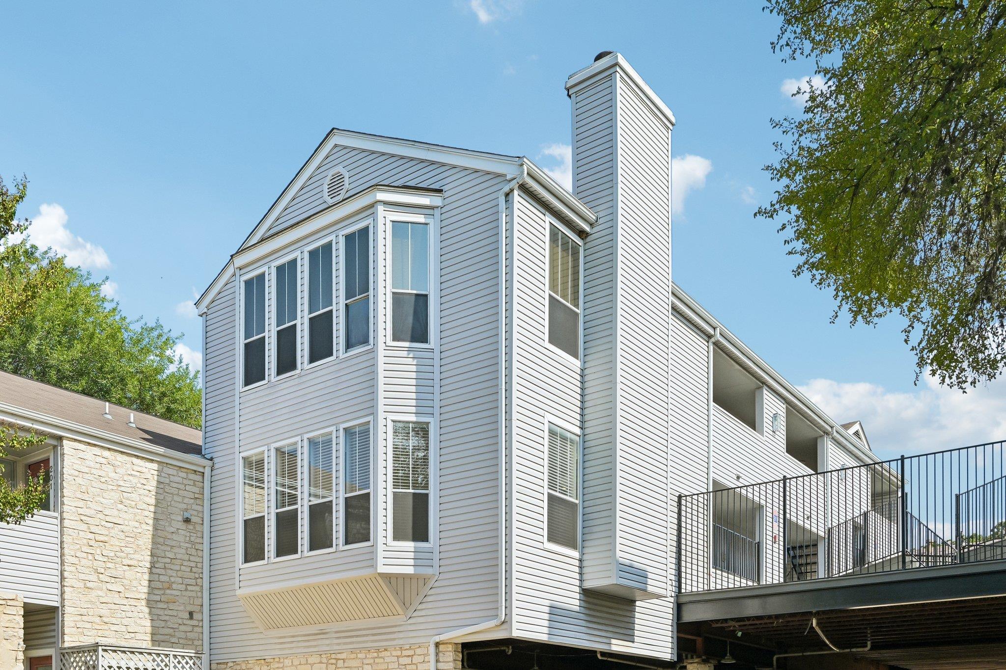 Ảnh nhà đang rao bán 1 của 2520  Quarry Rd  #202