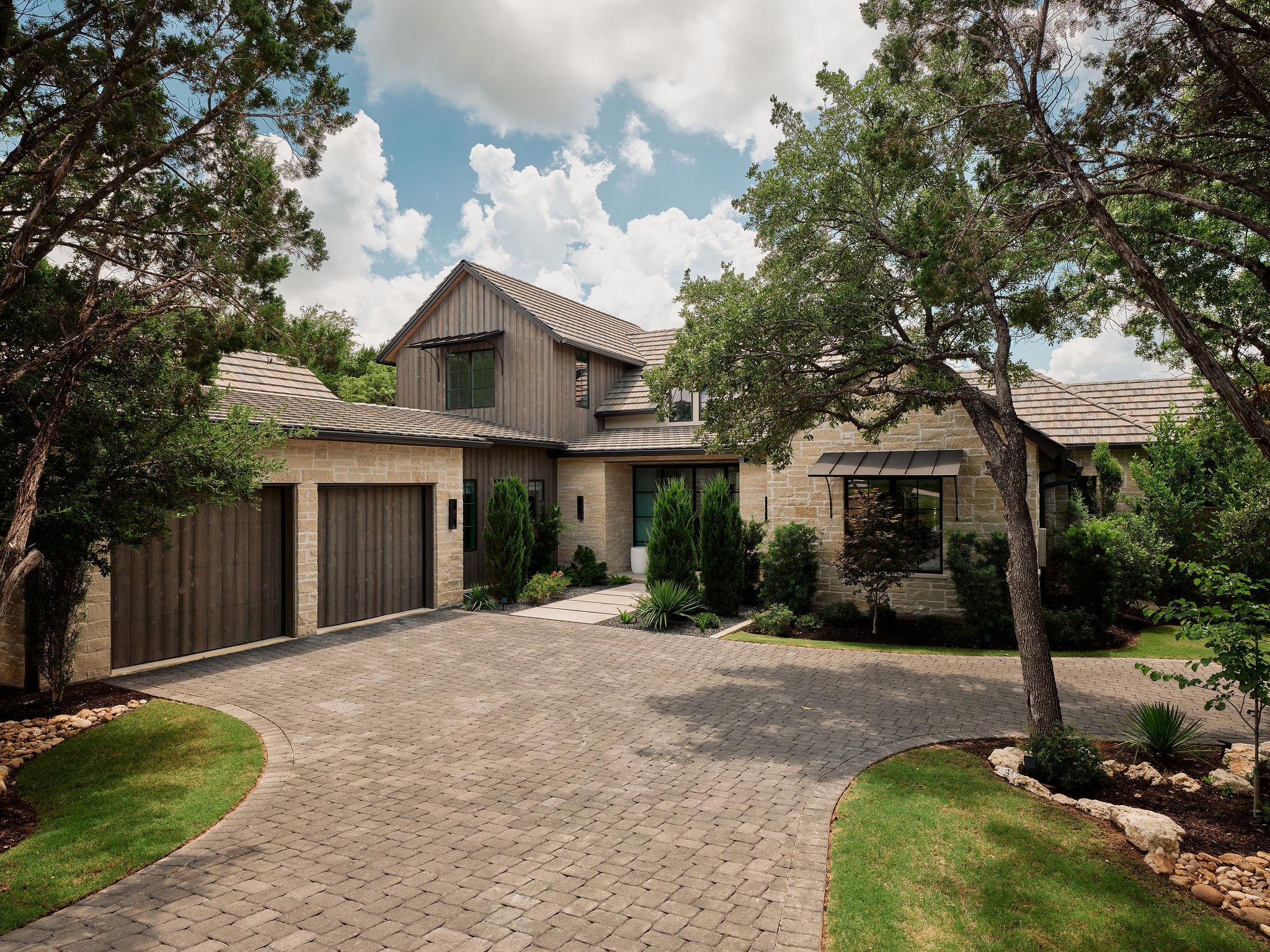 Listing photo 1 of 4320  Amarra Dr