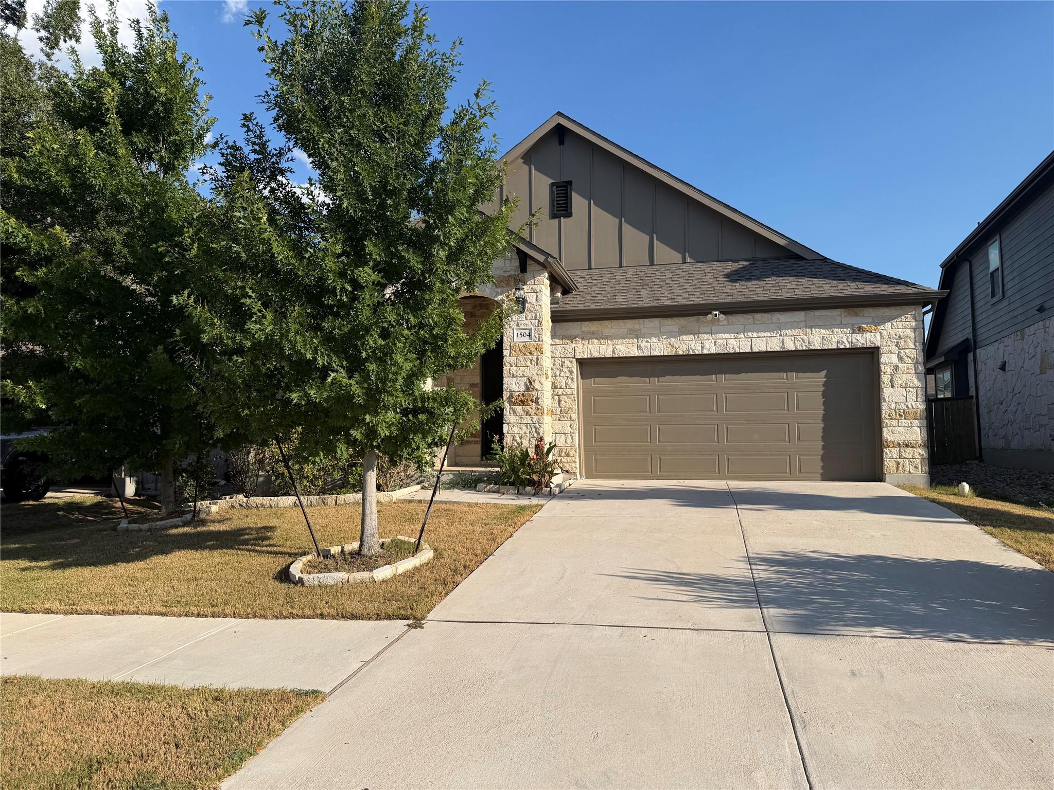 Listing photo 1 of 1504  Sibley Way