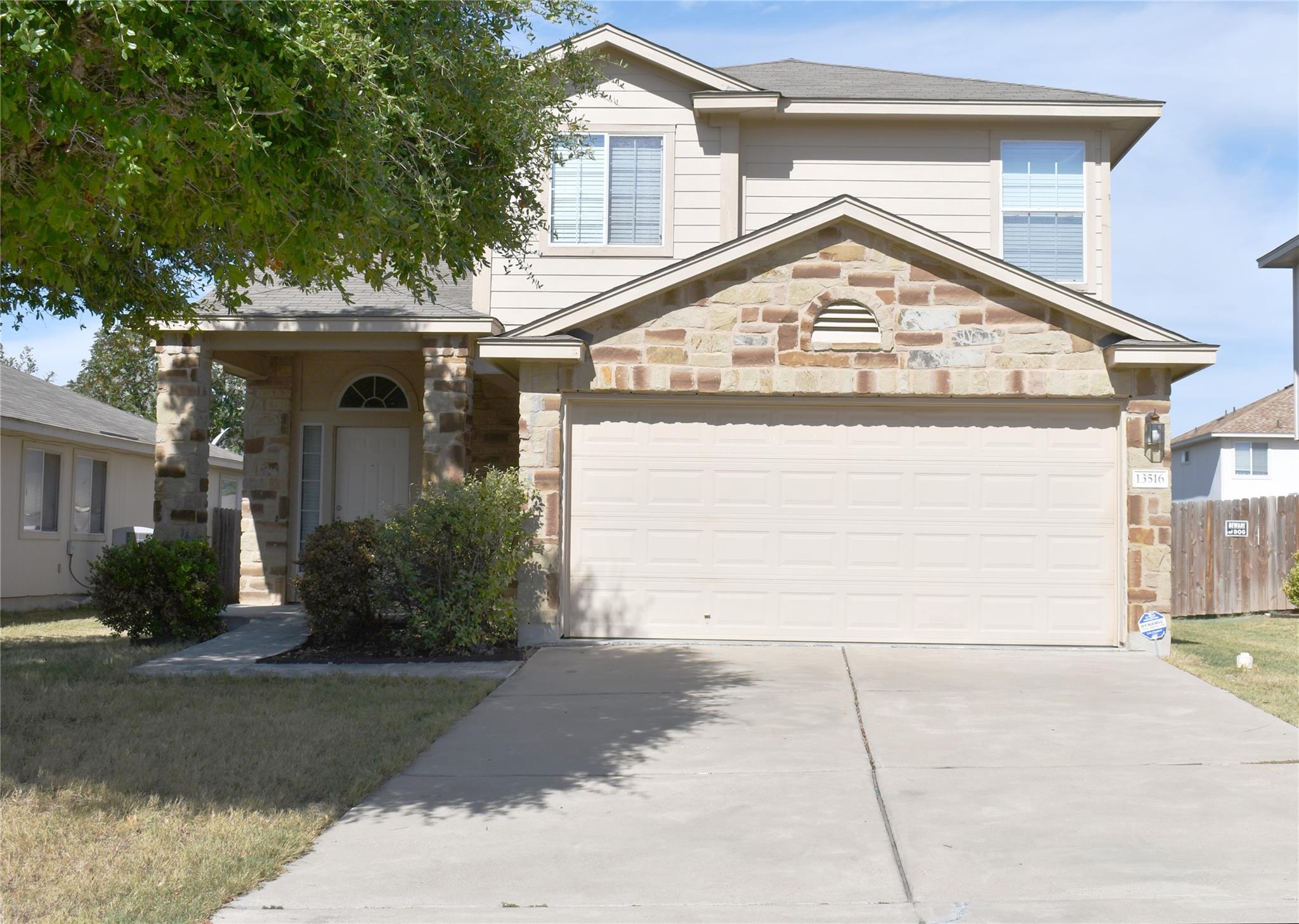 Listing photo 1 of 13516  Richard Nixon St