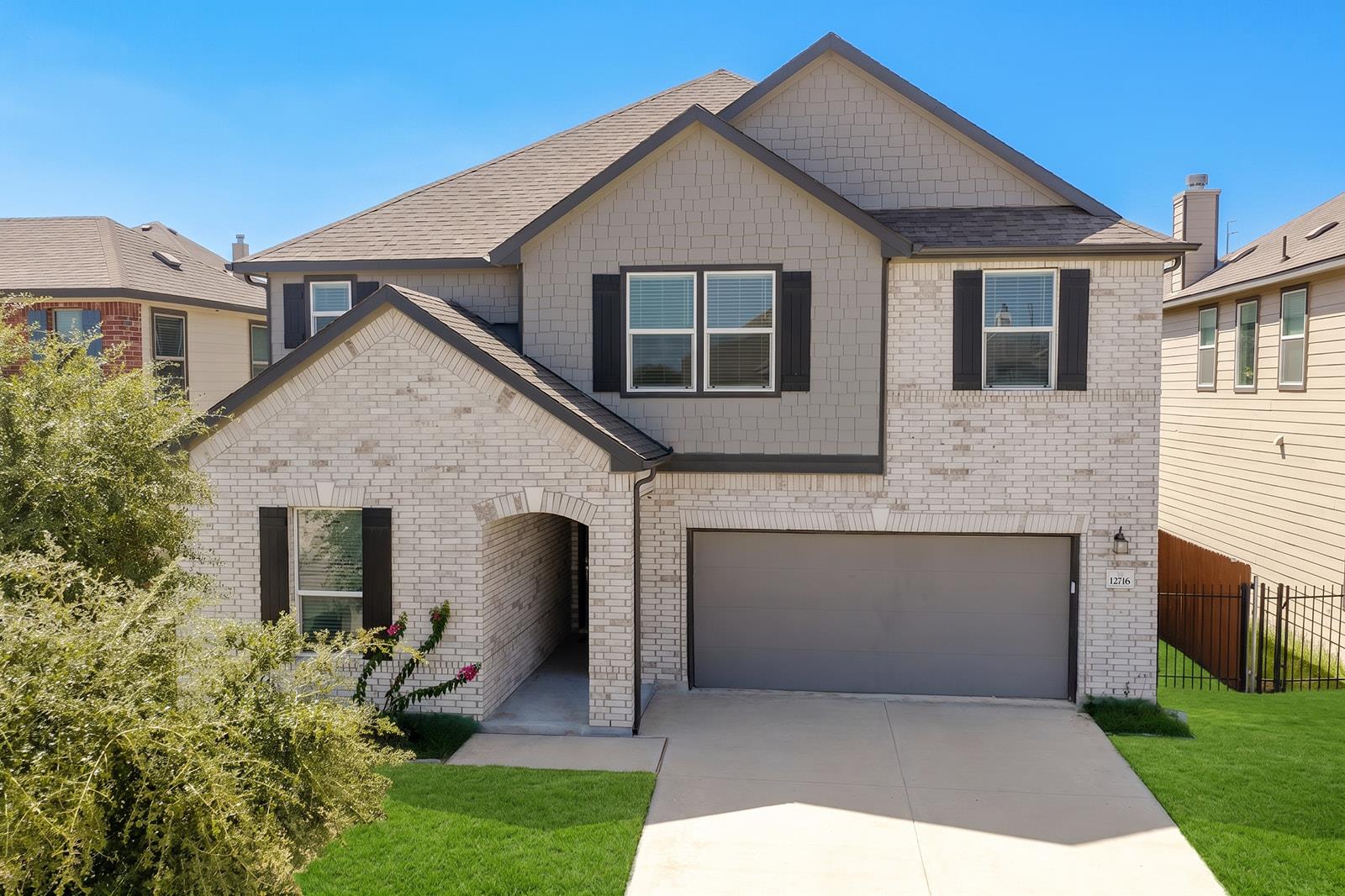 Listing photo 1 of 12716  Mogador St