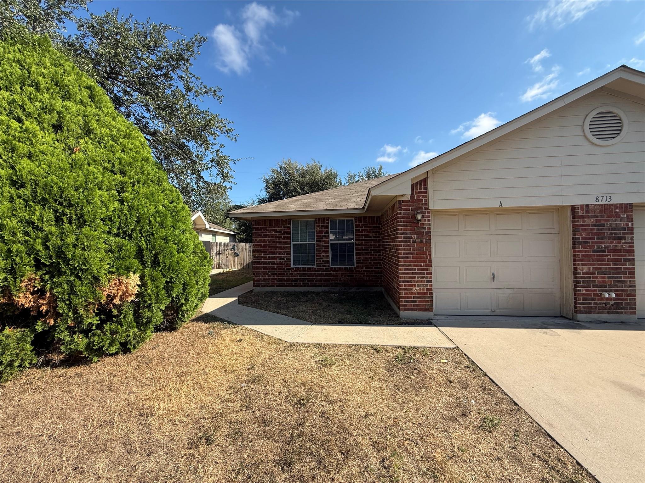 Listing photo 1 of 8713  Talyne Chaise Cir  #A