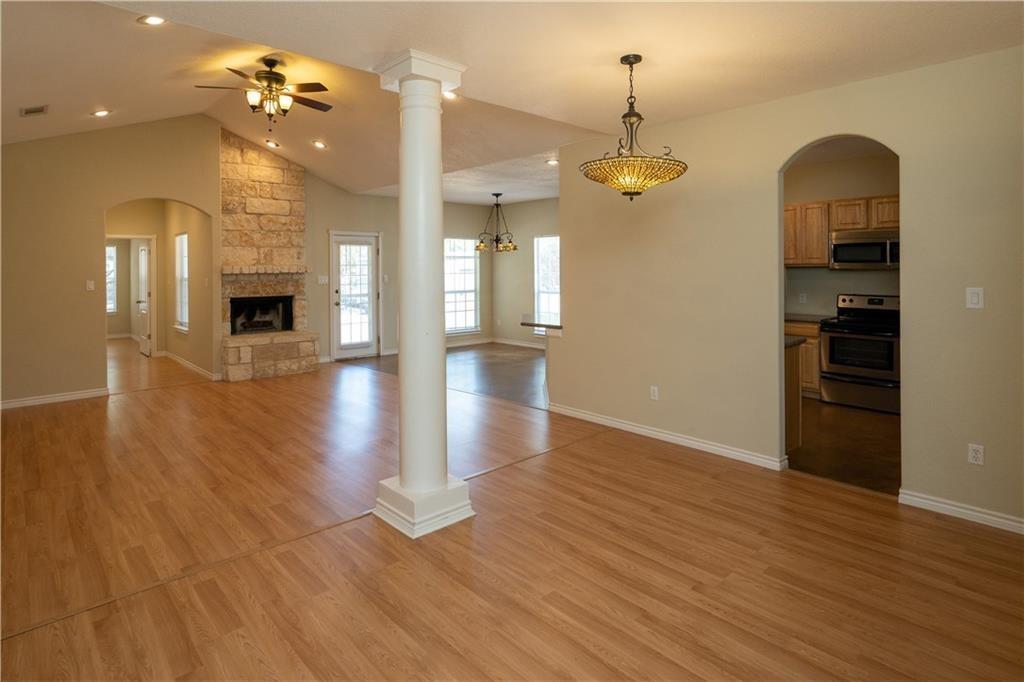 Listing photo 1 of 412  Cargill Dr