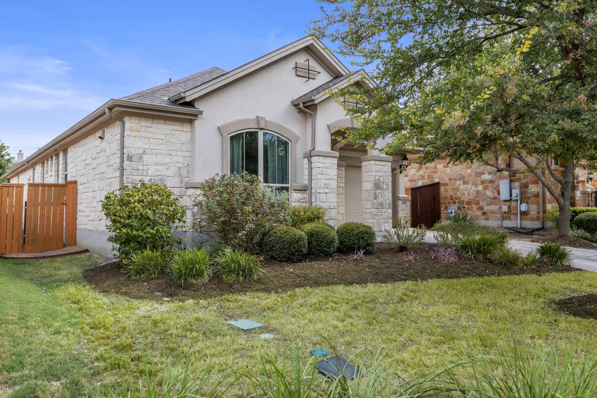 Foto del anuncio de 205  Cherokee Rose Cir