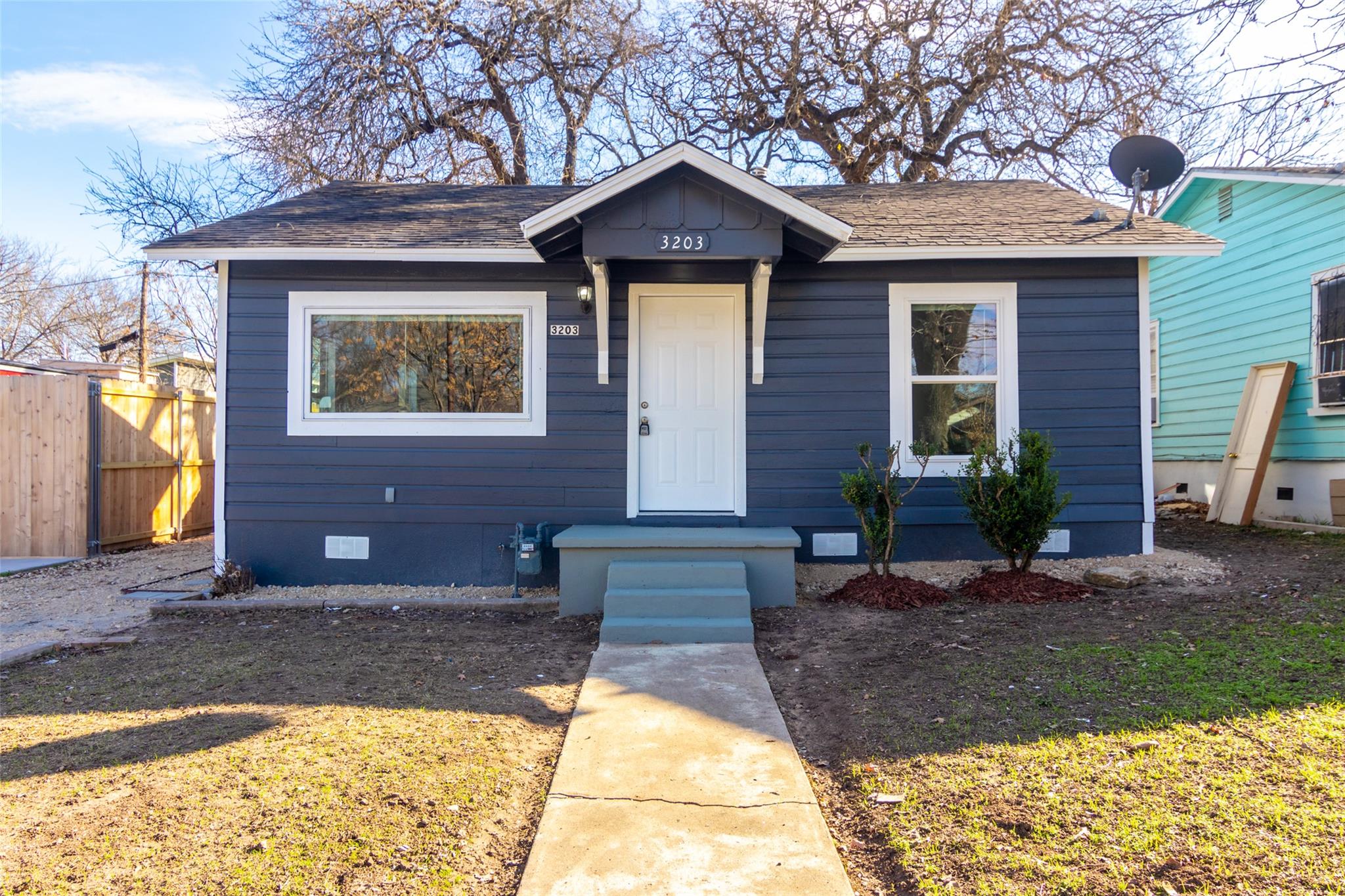 Listing photo 1 of 3203 E 16th St