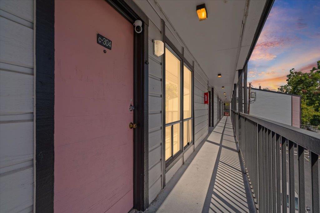 Listing photo 1 of 2808  Whitis Ave  #C304