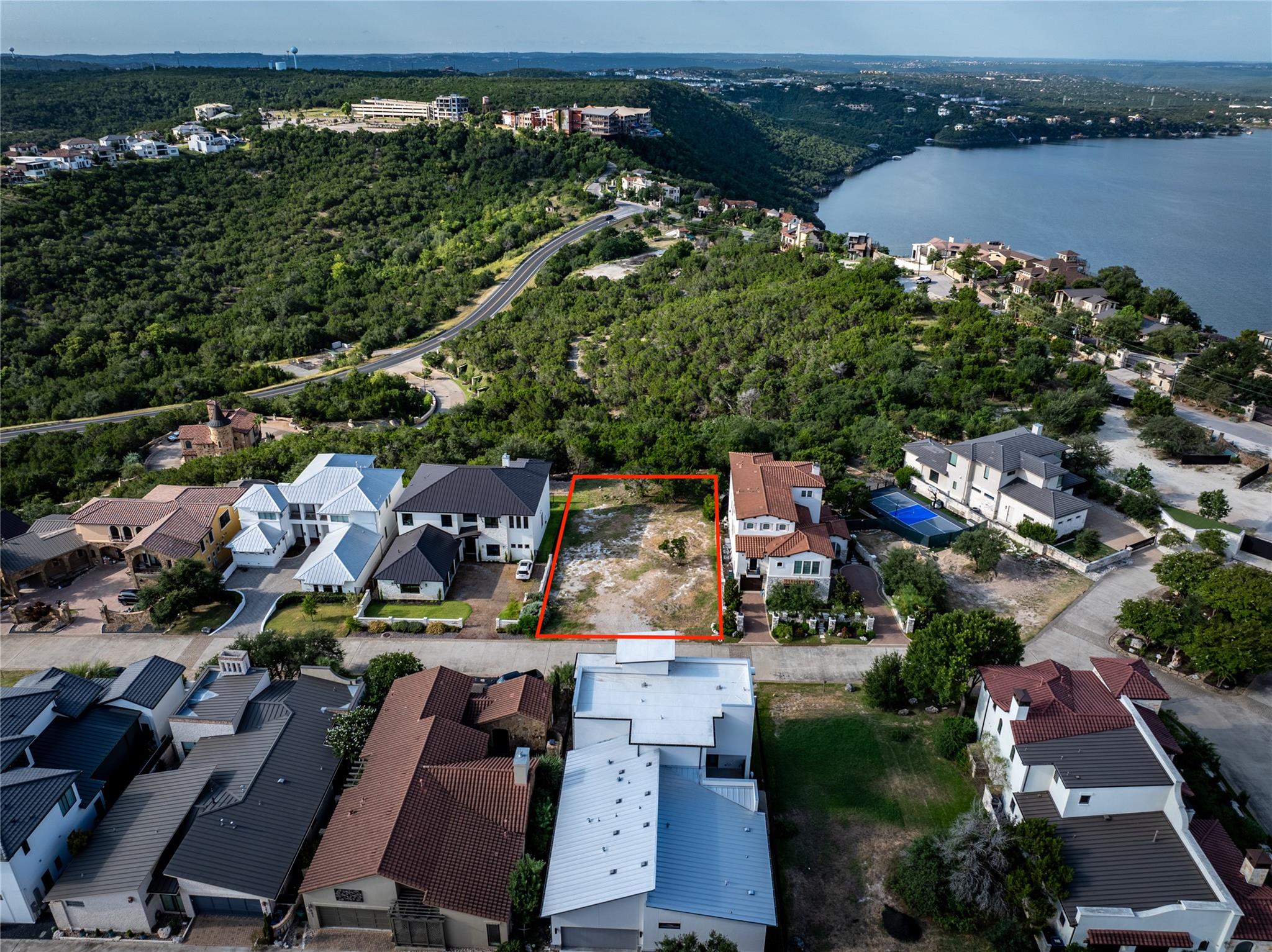 Aerial view highlights a prime building lot nestl