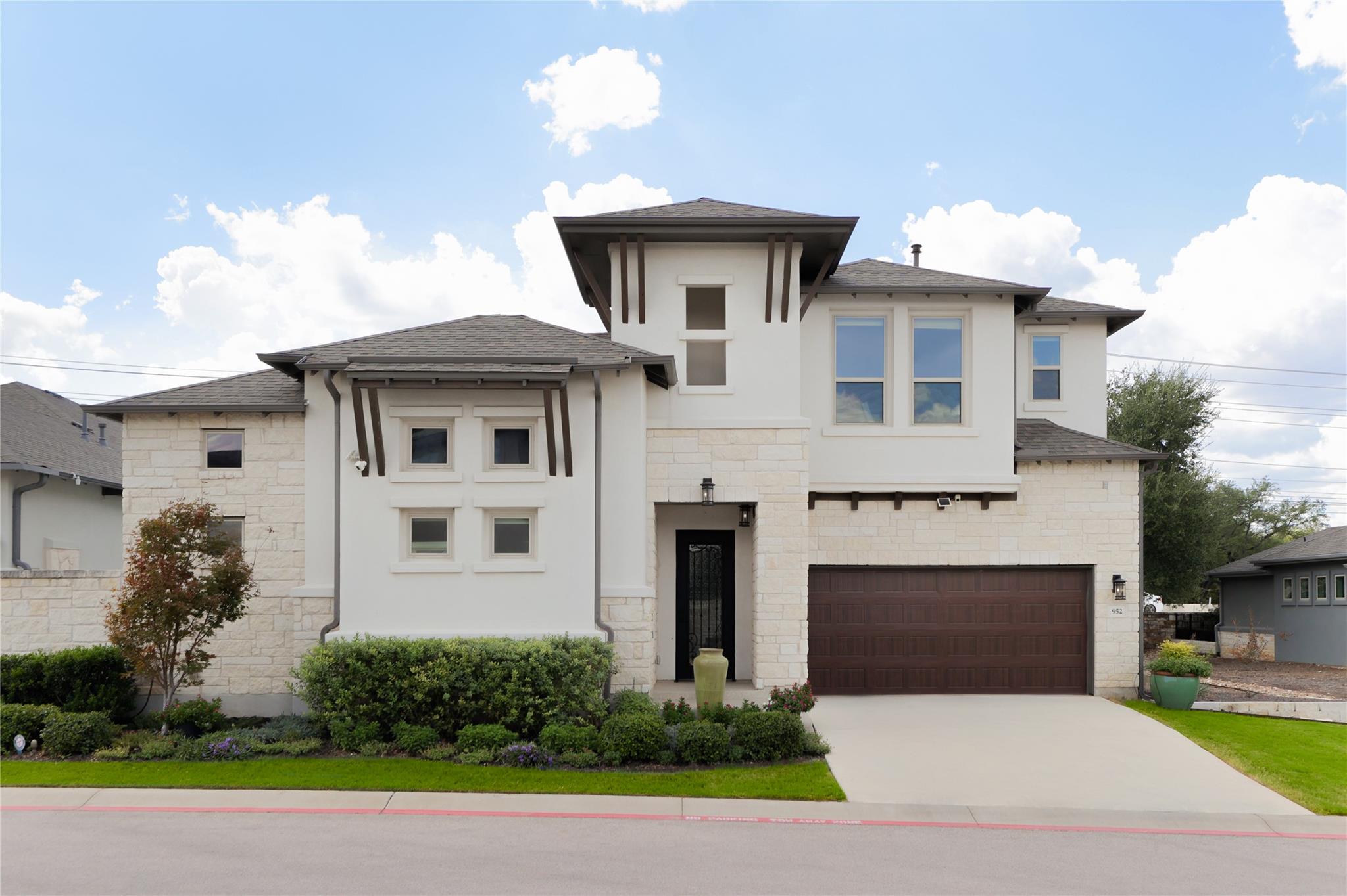 Listing photo of 952  Indian Hawthorne Dr