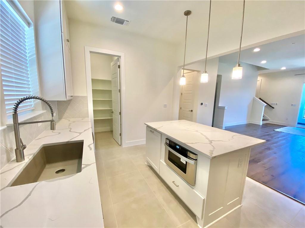 Listing photo 1 of 4517  Unity Cir  #268