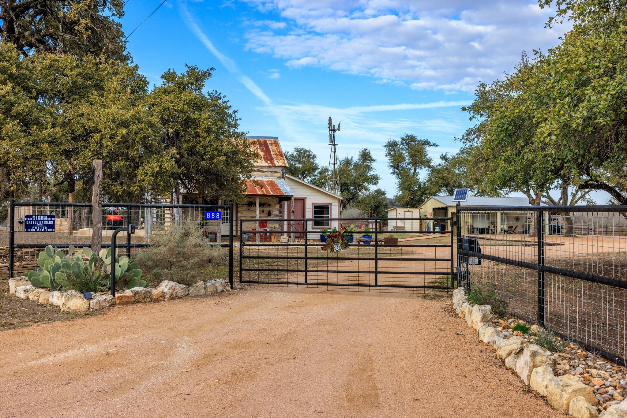 Listing photo 1 of 888  Dietrich Rd