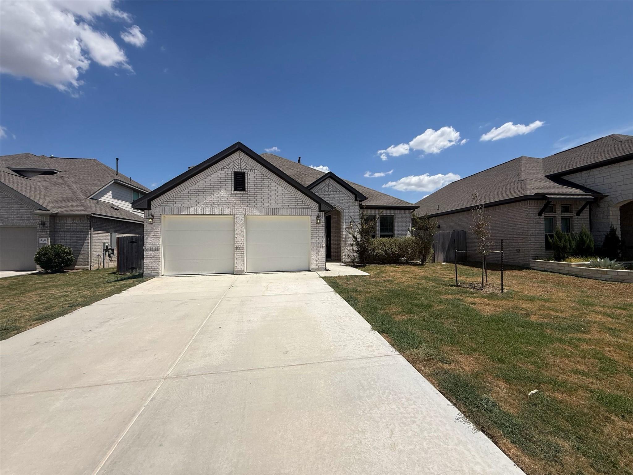 Listing photo 1 of 4437  Shady Hill Ln