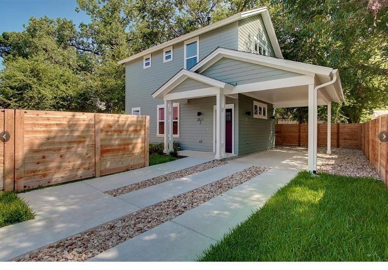Listing photo 1 of 2821  Castro St  #2