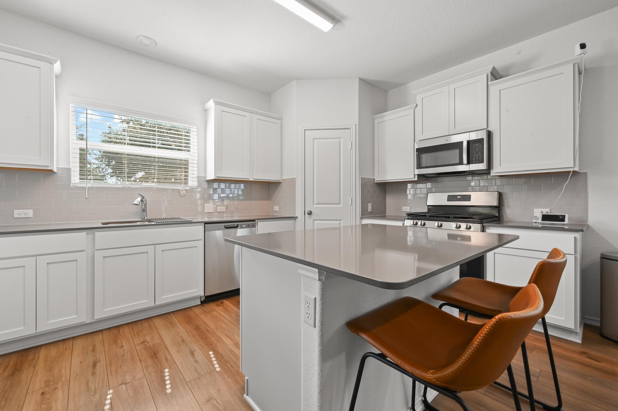 Listing photo 1 of 7903  Prairie Rye Dr