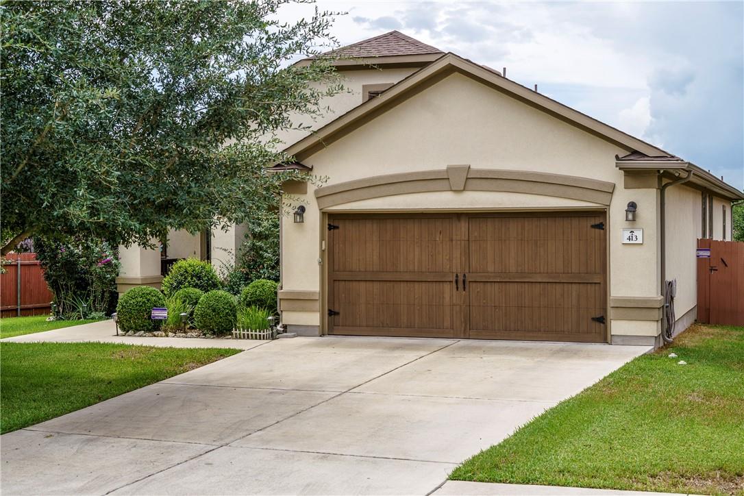 Listing photo 1 of 413  Kissing Oak Dr