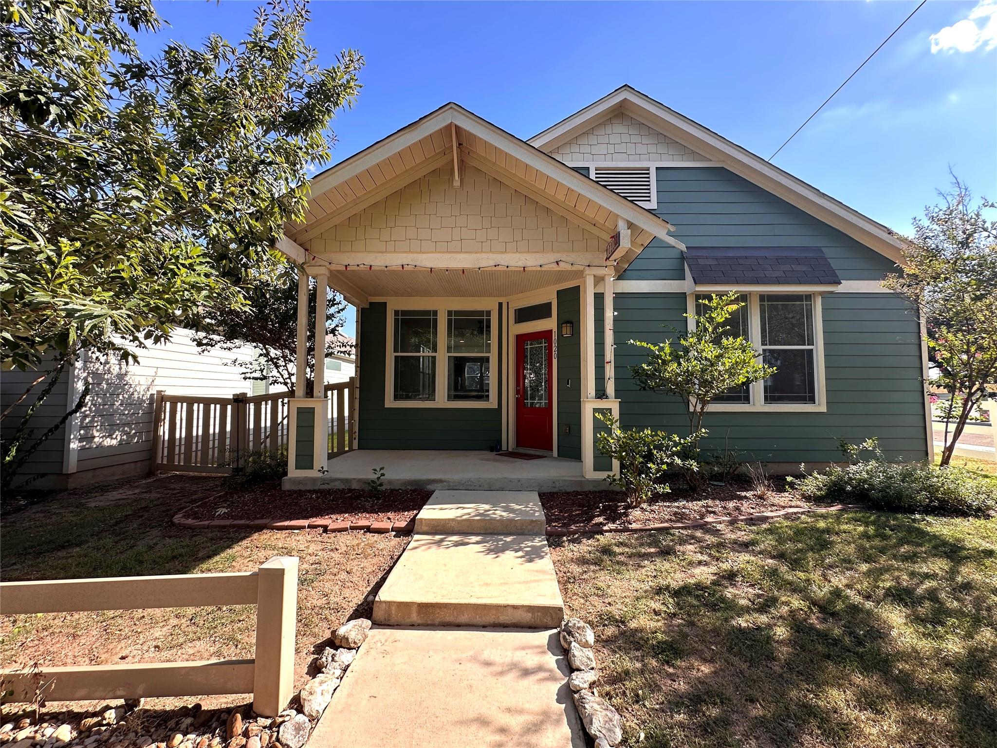 Listing photo 1 of 1020  Nevarez None