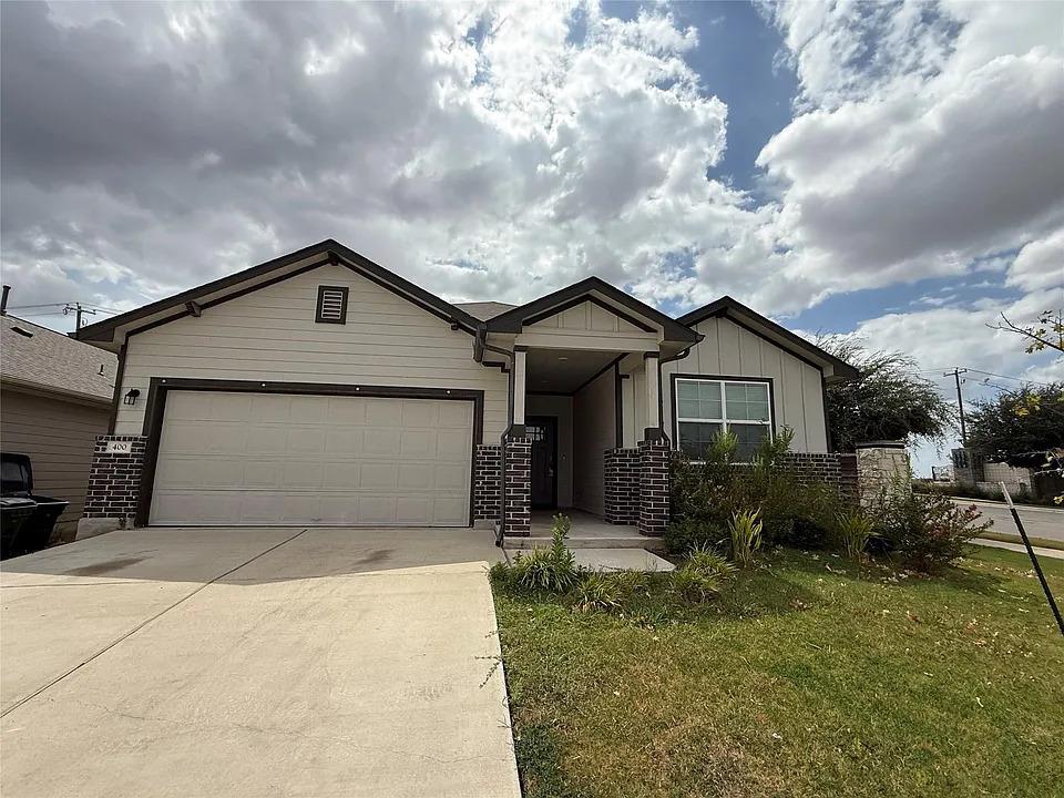 Listing photo 1 of 400  Barton Creek Ln