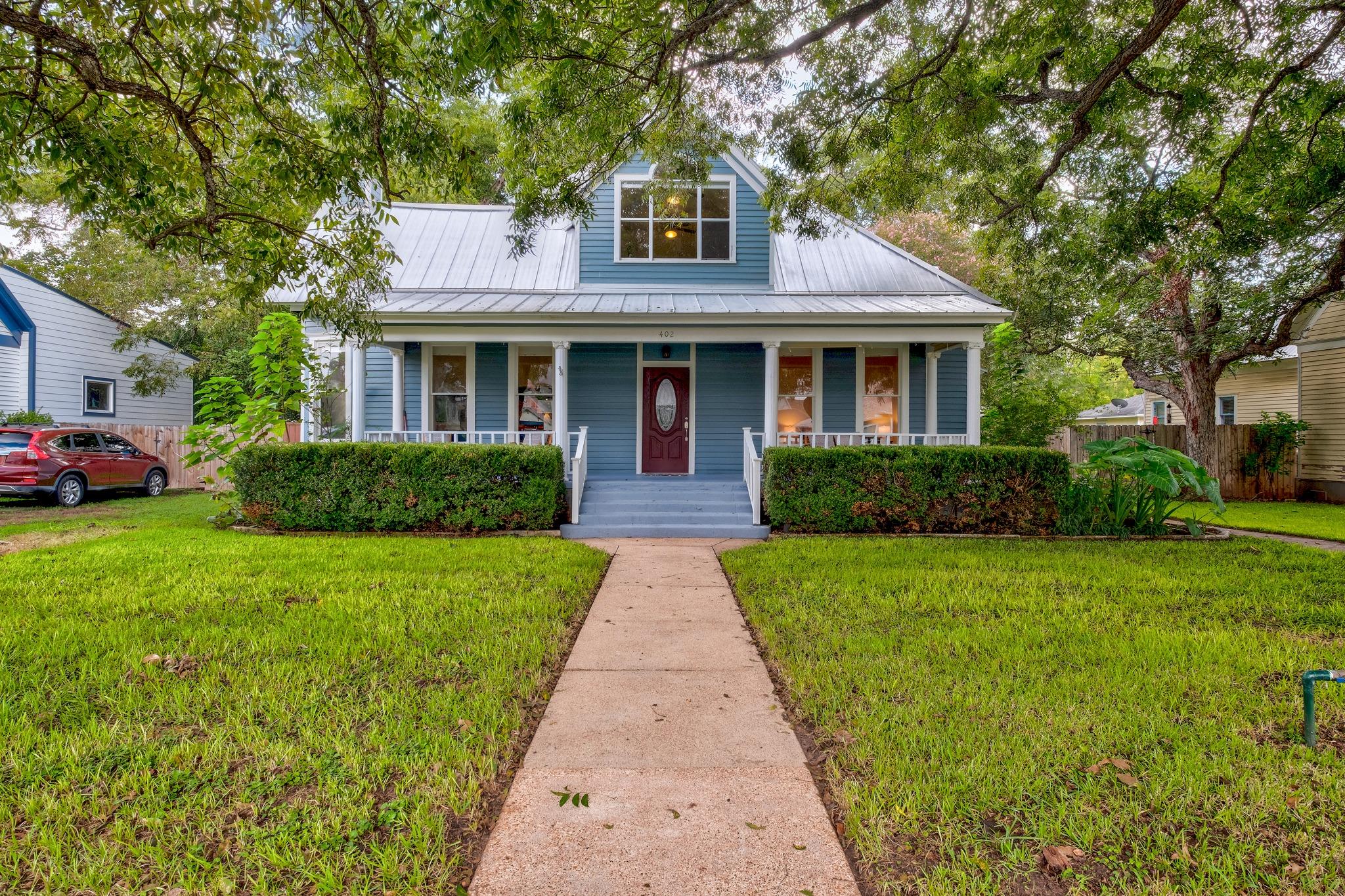 Listing photo 1 of 402  Hudgins St