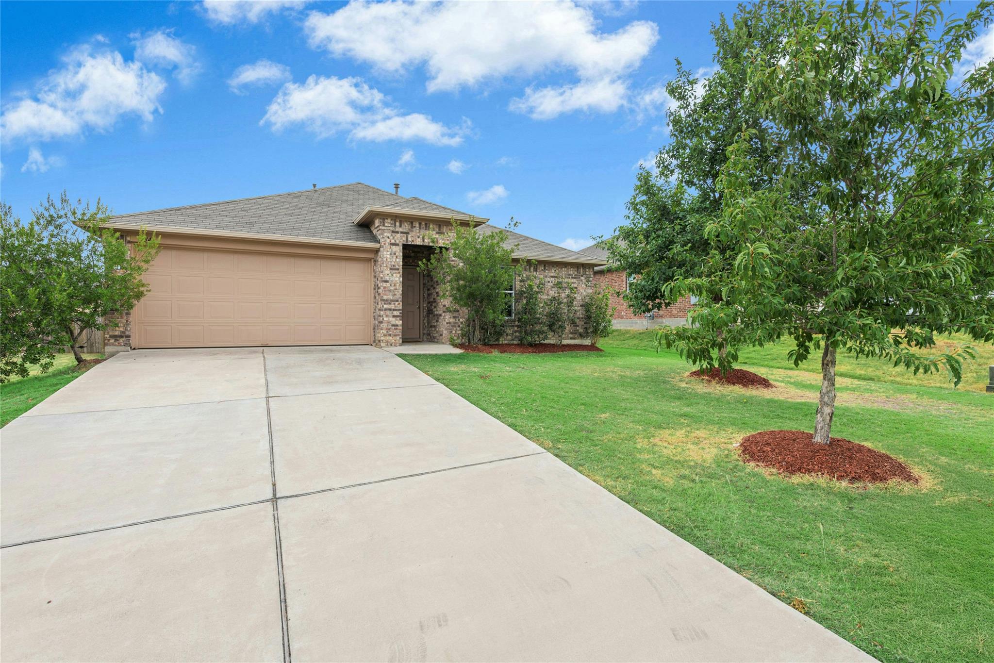 Listing photo 1 of 184  Kookaburra Bnd