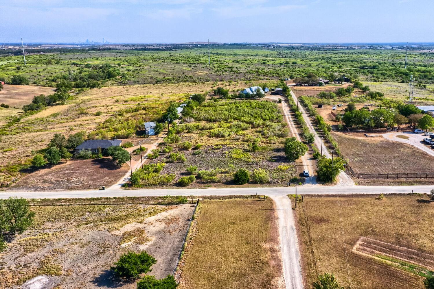 A vast expanse of natural countryside offers limi