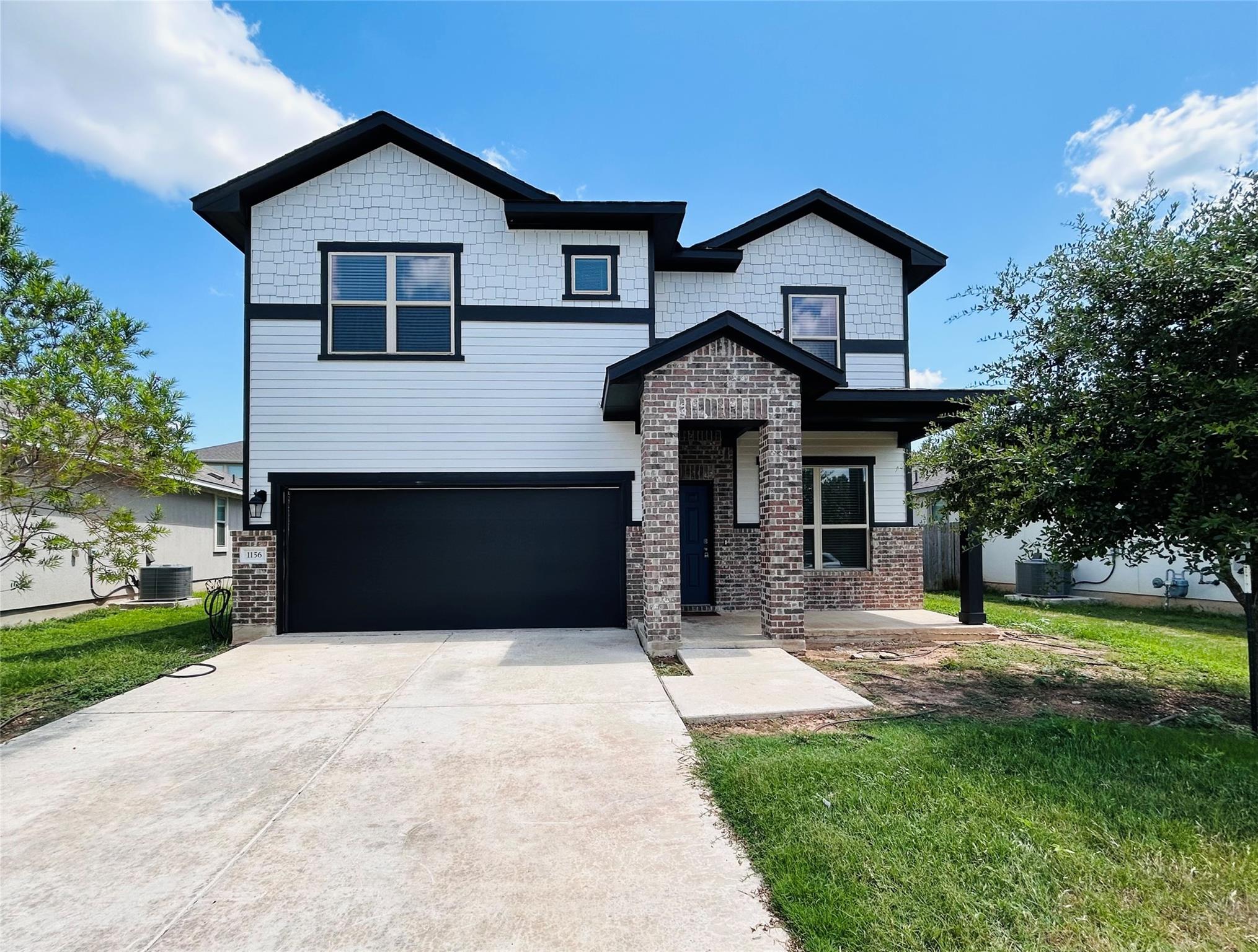 Listing photo 1 of 1156  Capra Ln