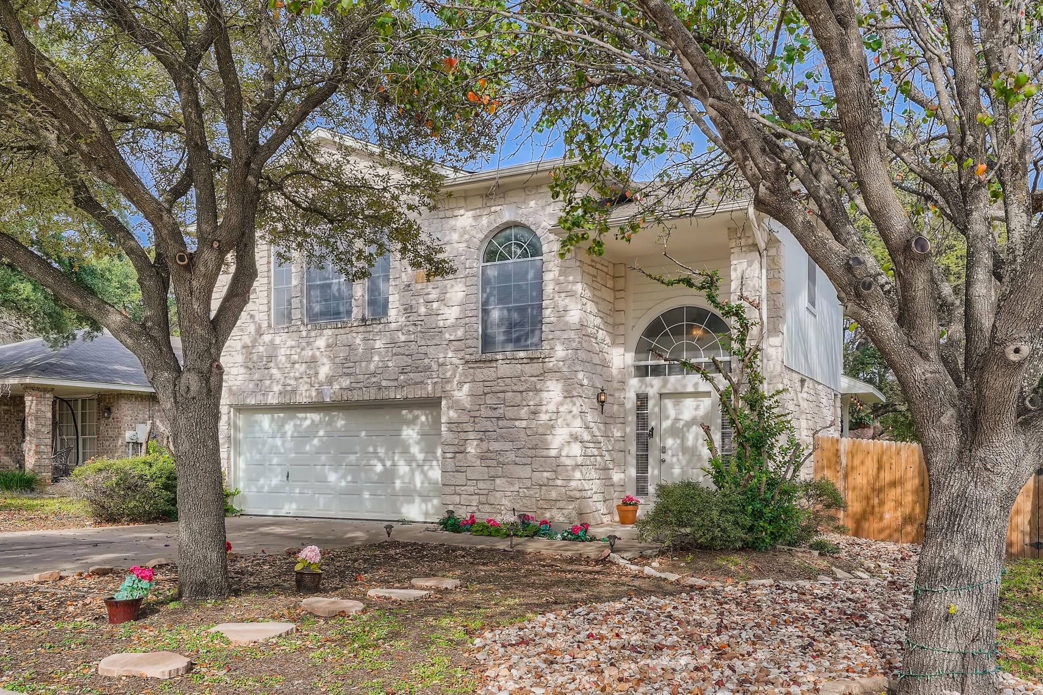 Listing photo 1 of 4300  Walling Forge Dr