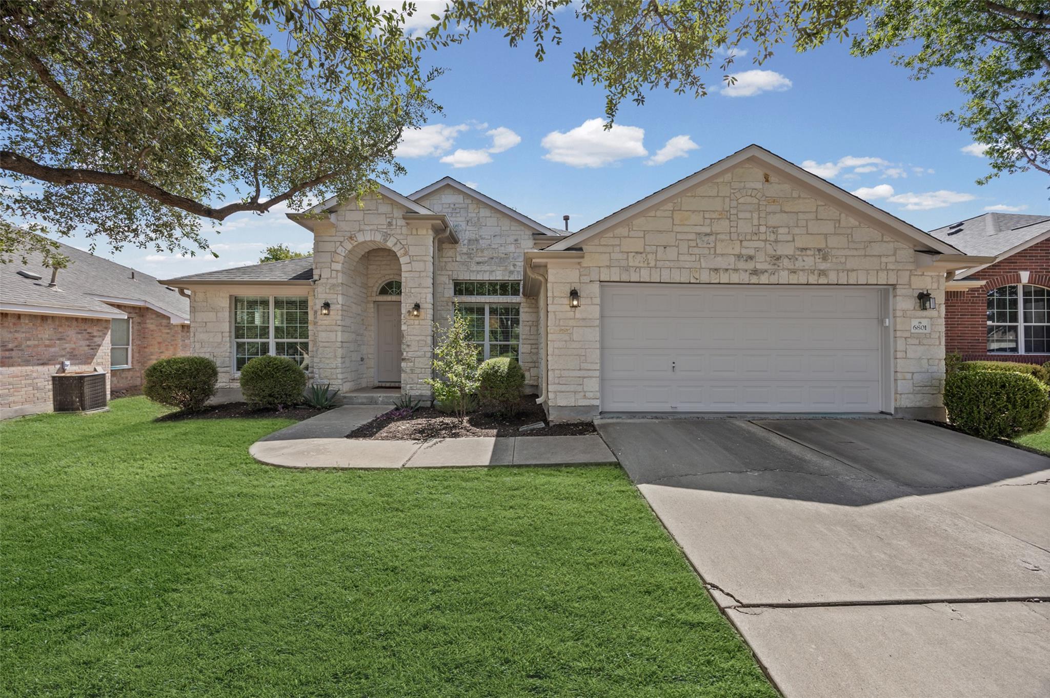 Listing photo 1 of 6801  Cromarty Ln