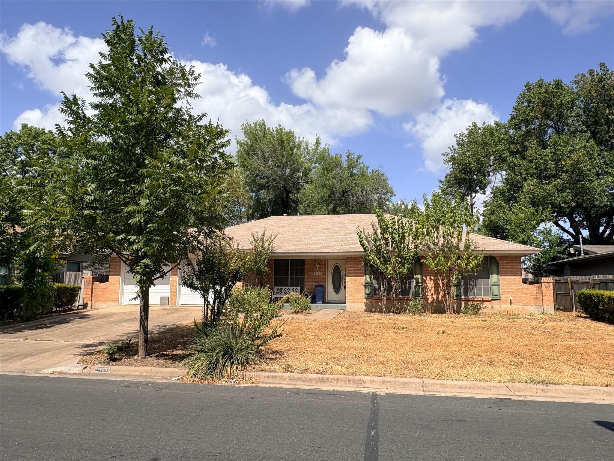 Listing photo 1 of 2706  Thrushwood Dr