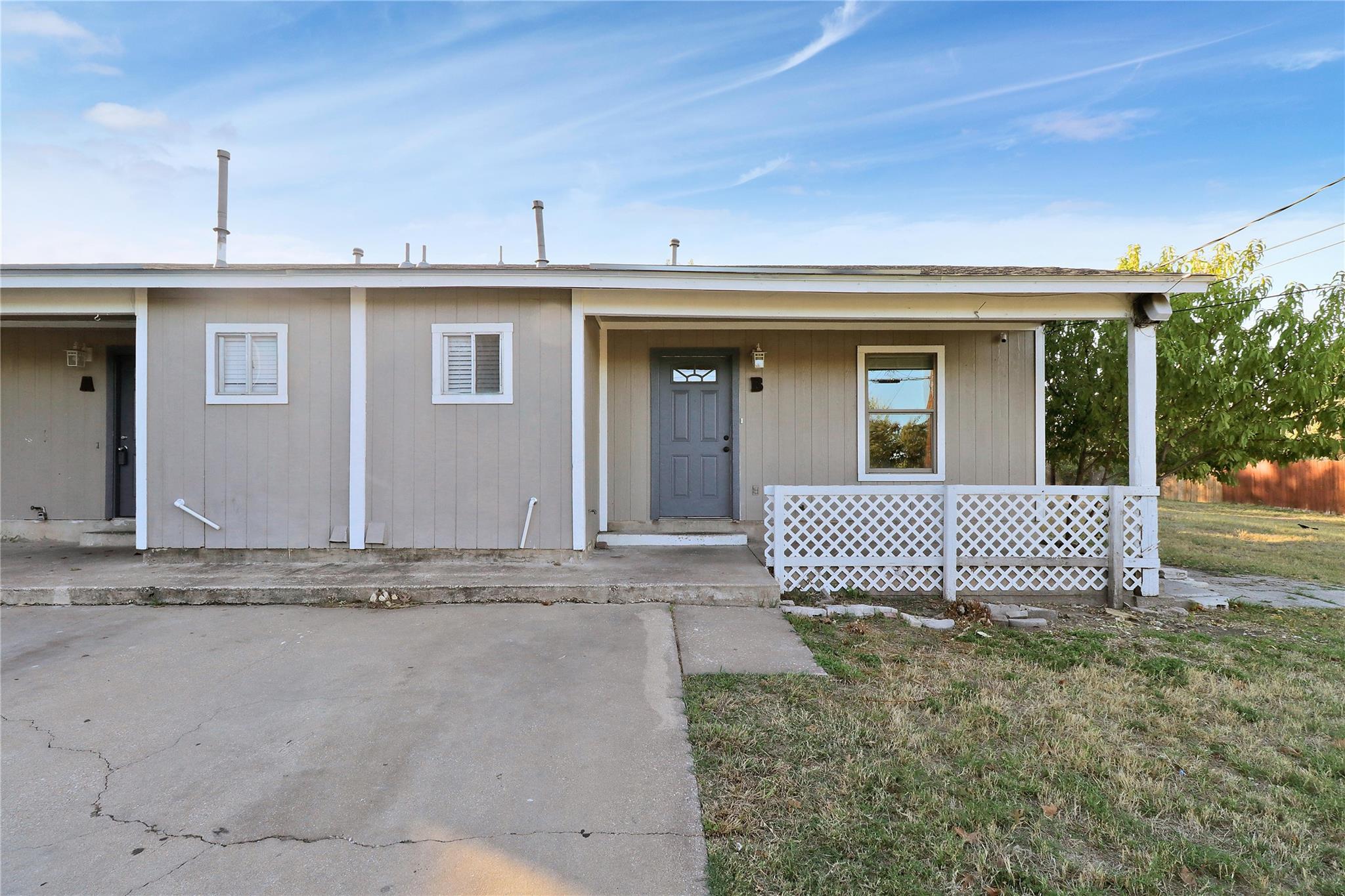 Listing photo 1 of 6920  Bennett Ave  #B
