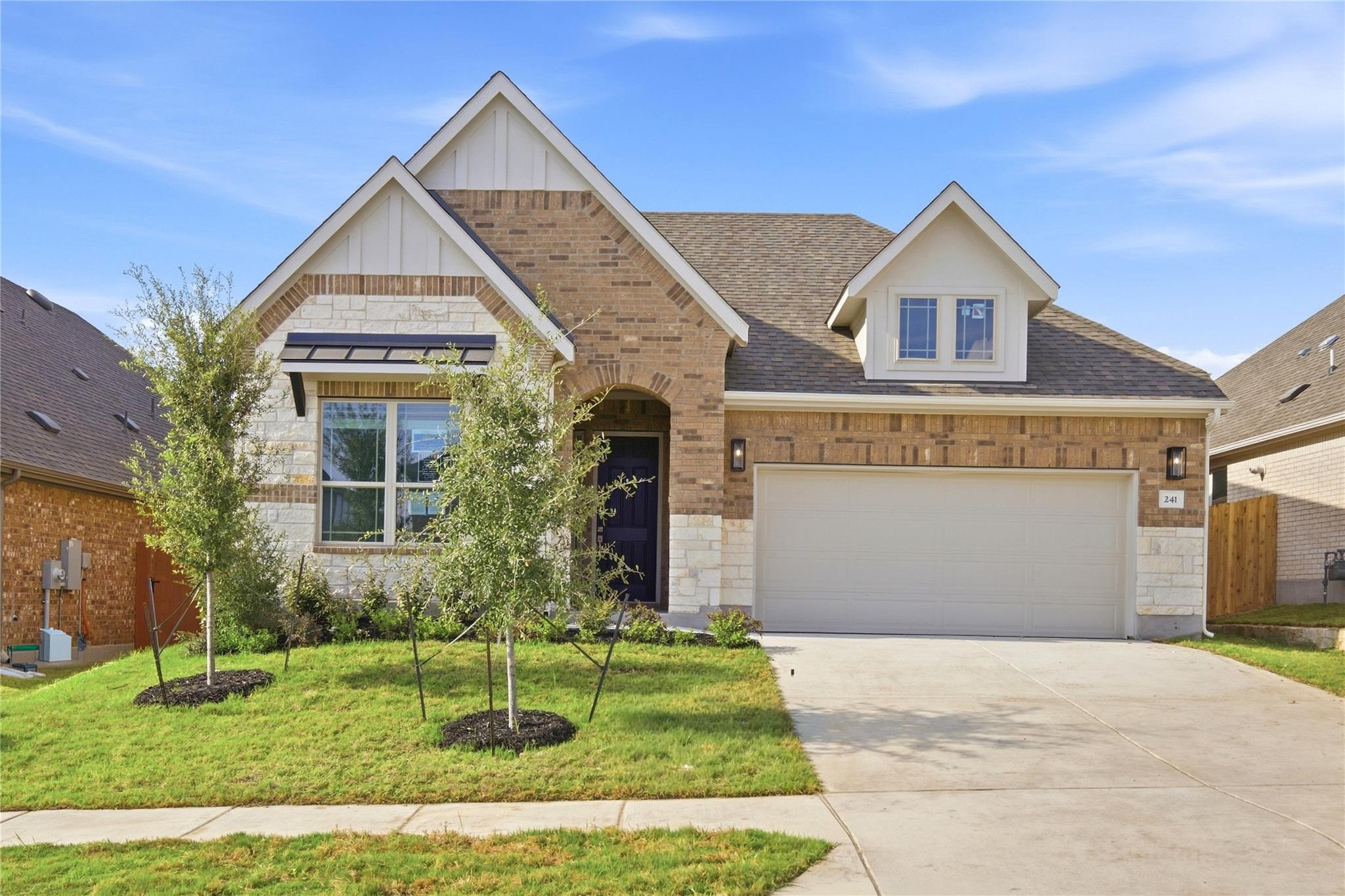 Listing photo 1 of 241  Mango Cir