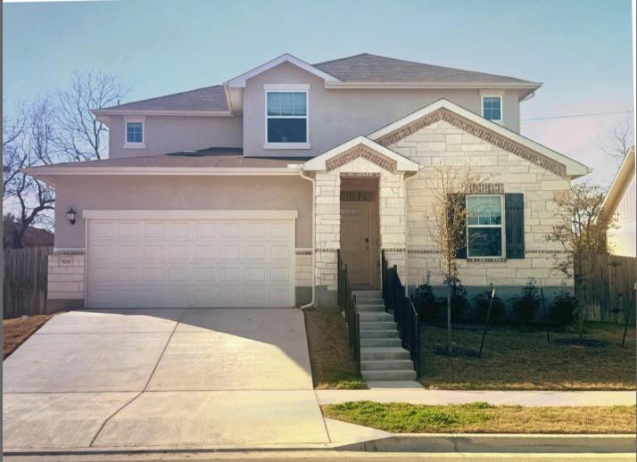 Listing photo 1 of 929  Main St