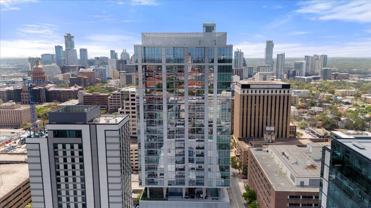 Listing photo 1 of 313 W 17th St  #2305