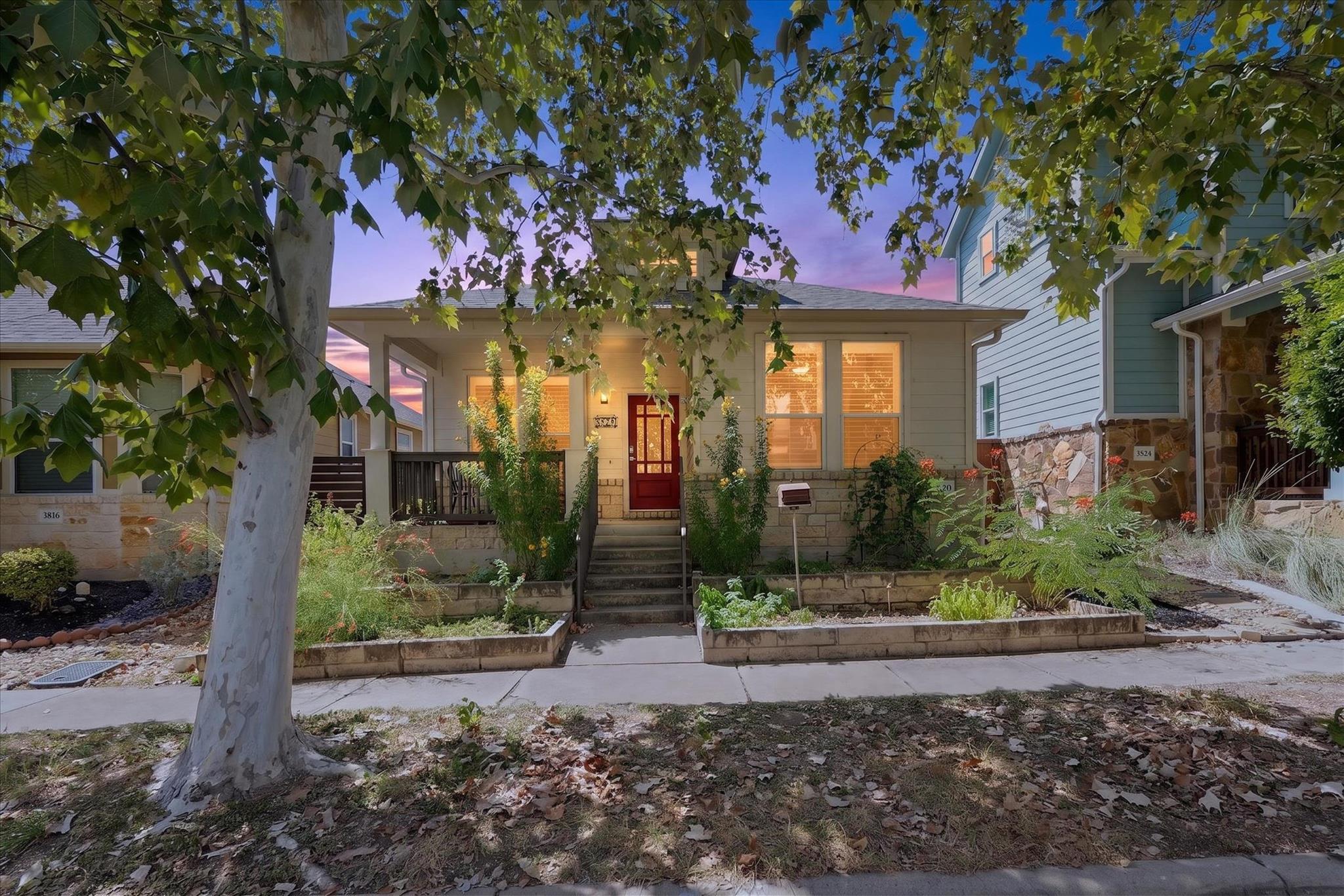 Listing photo of 3820  Hermalinda St