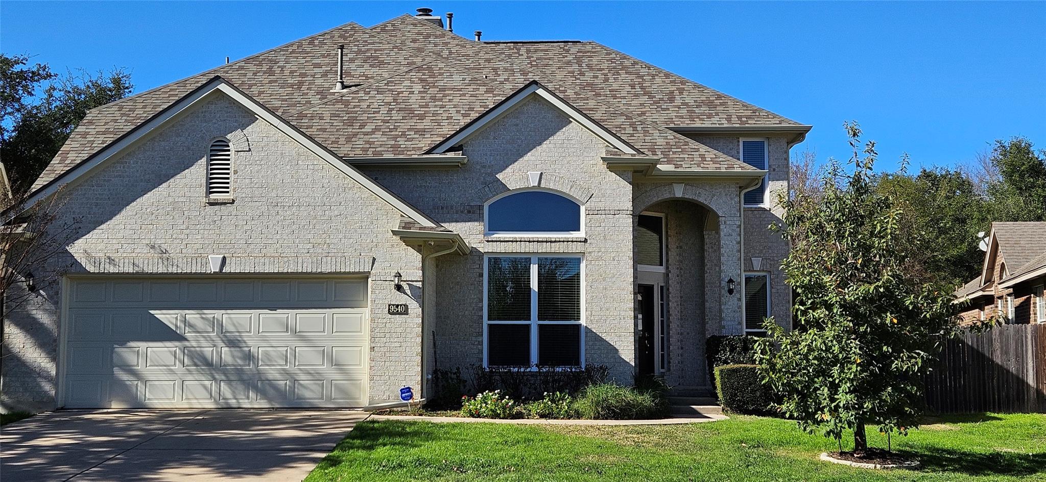 Listing photo 1 of 9540  Aire Libre Dr