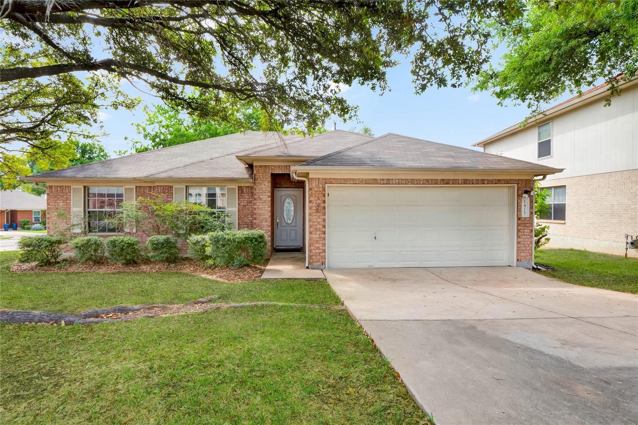 Listing photo 1 of 1415  Quicksilver Cir