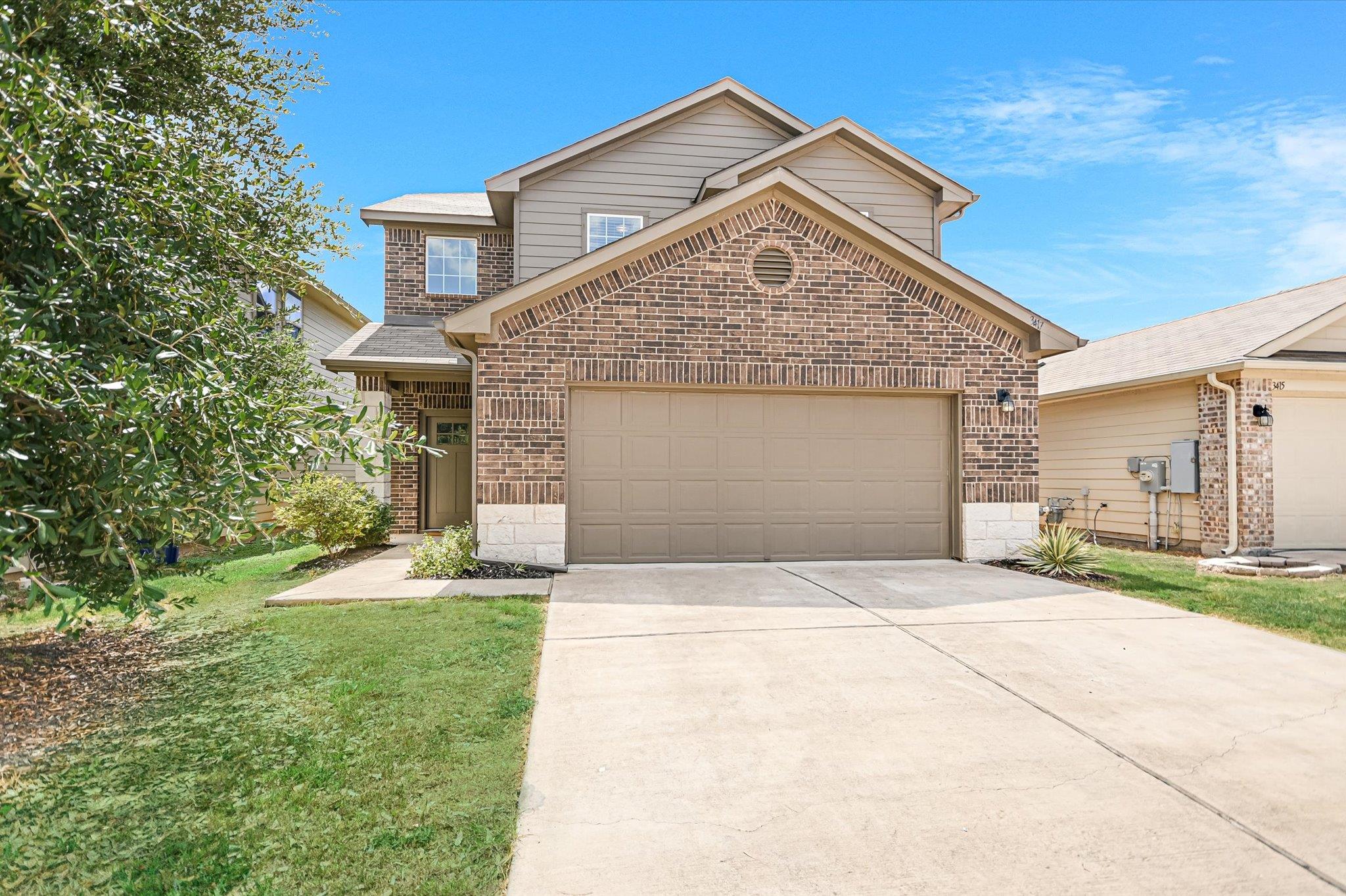 Listing photo 1 of 3417  Couch Dr