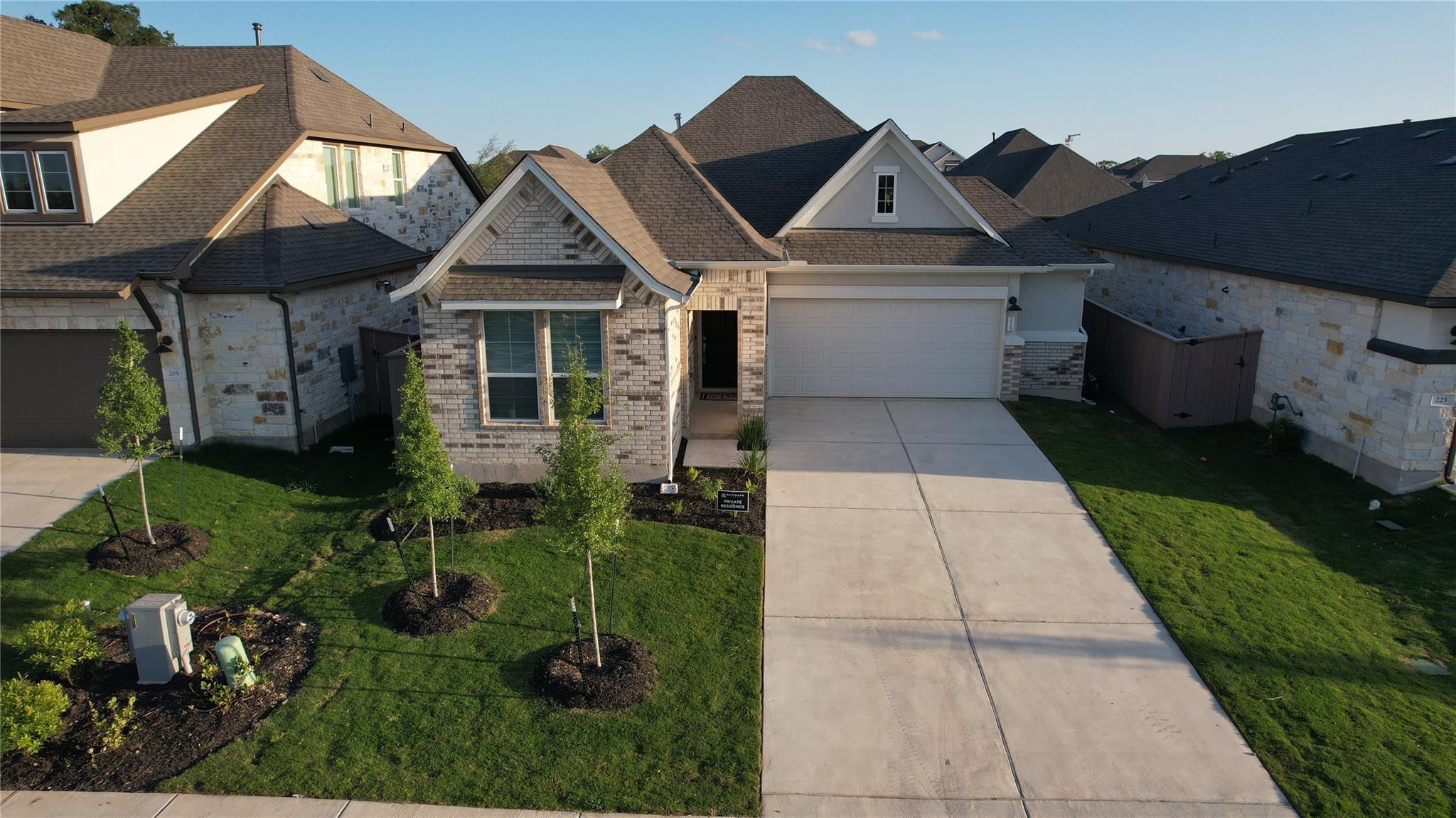 Listing photo 1 of 215  Grand Canyon Way