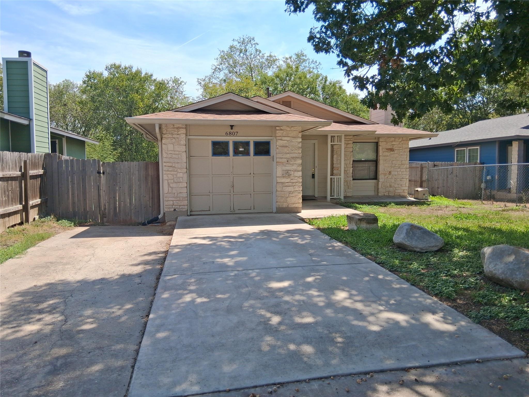 Listing photo 1 of 6807  Colony Loop Dr