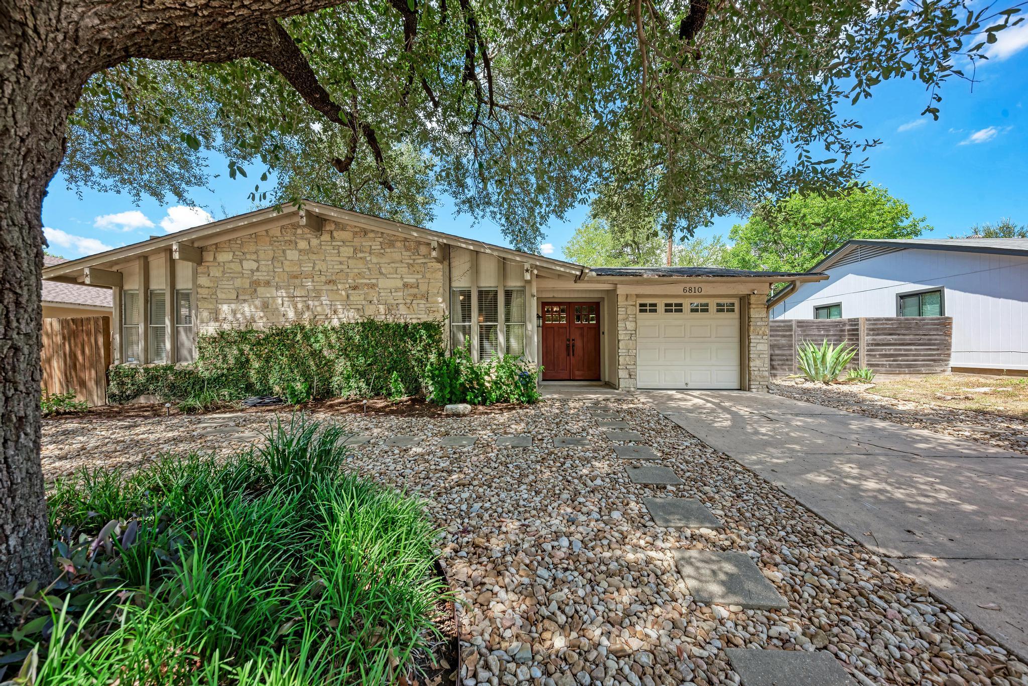 Listing photo 1 of 6810  Langston Dr
