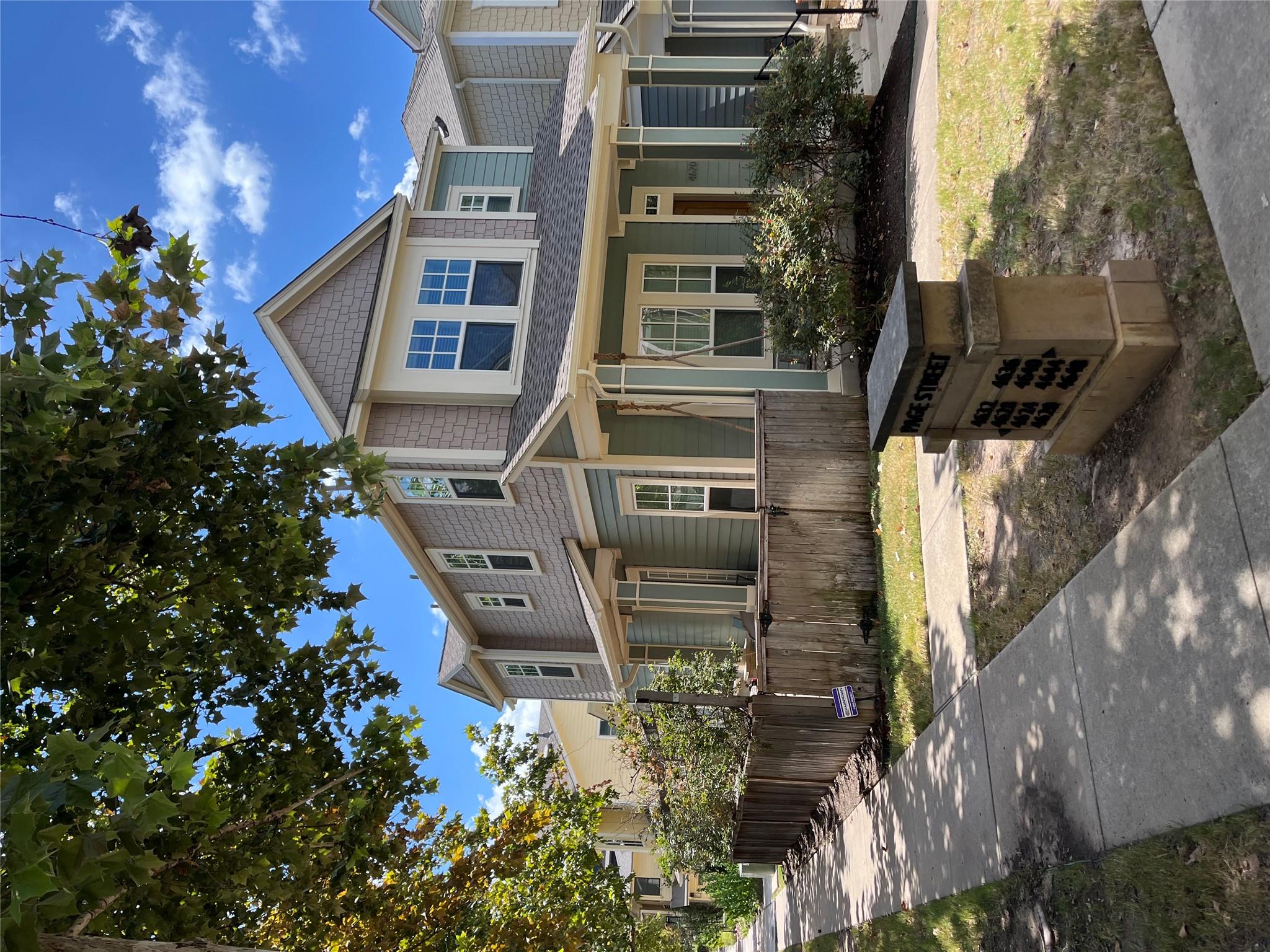 Listing photo 1 of 4620  Page St